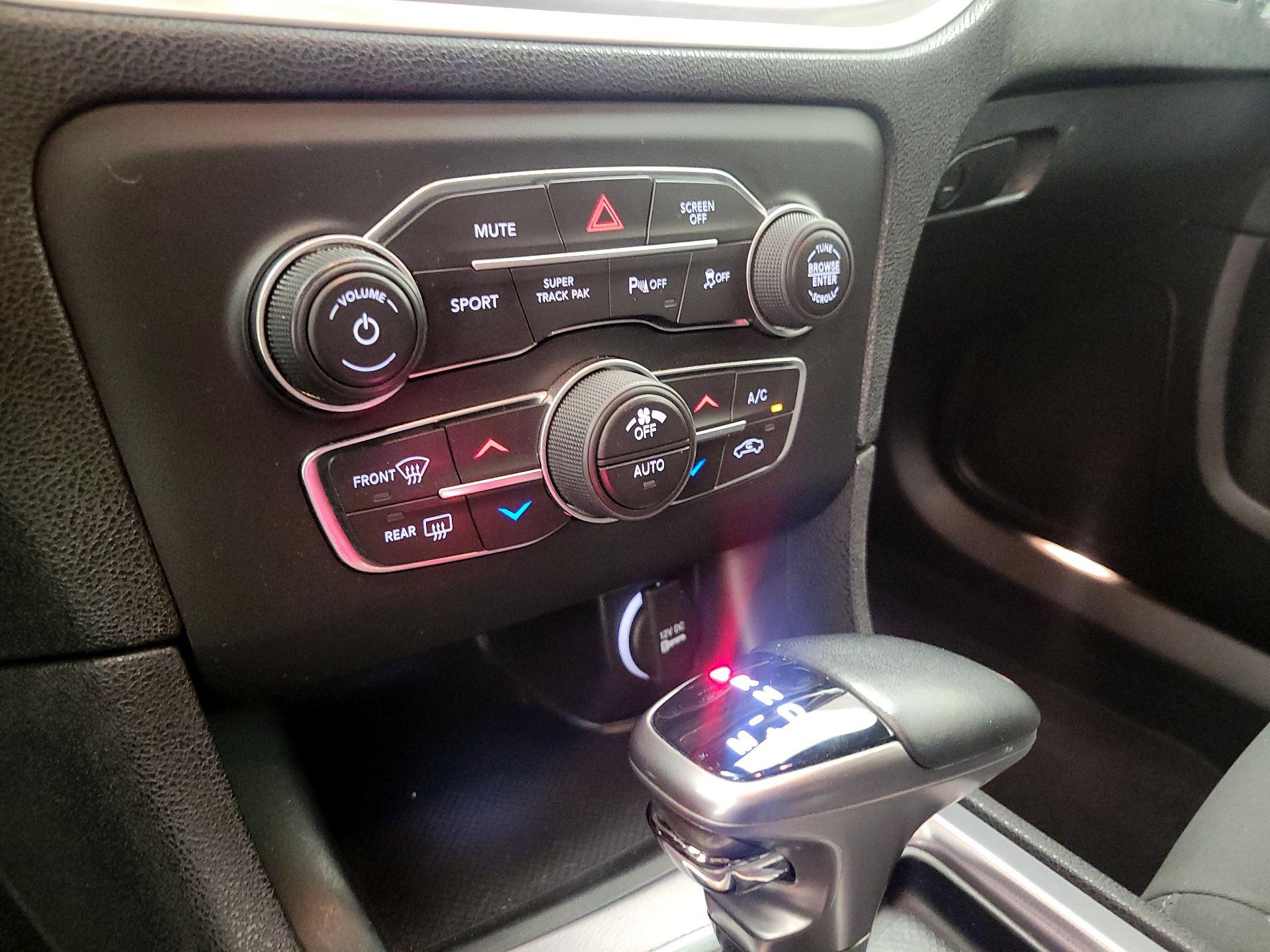 Thumbnail: 2019 Dodge Charger - 16
