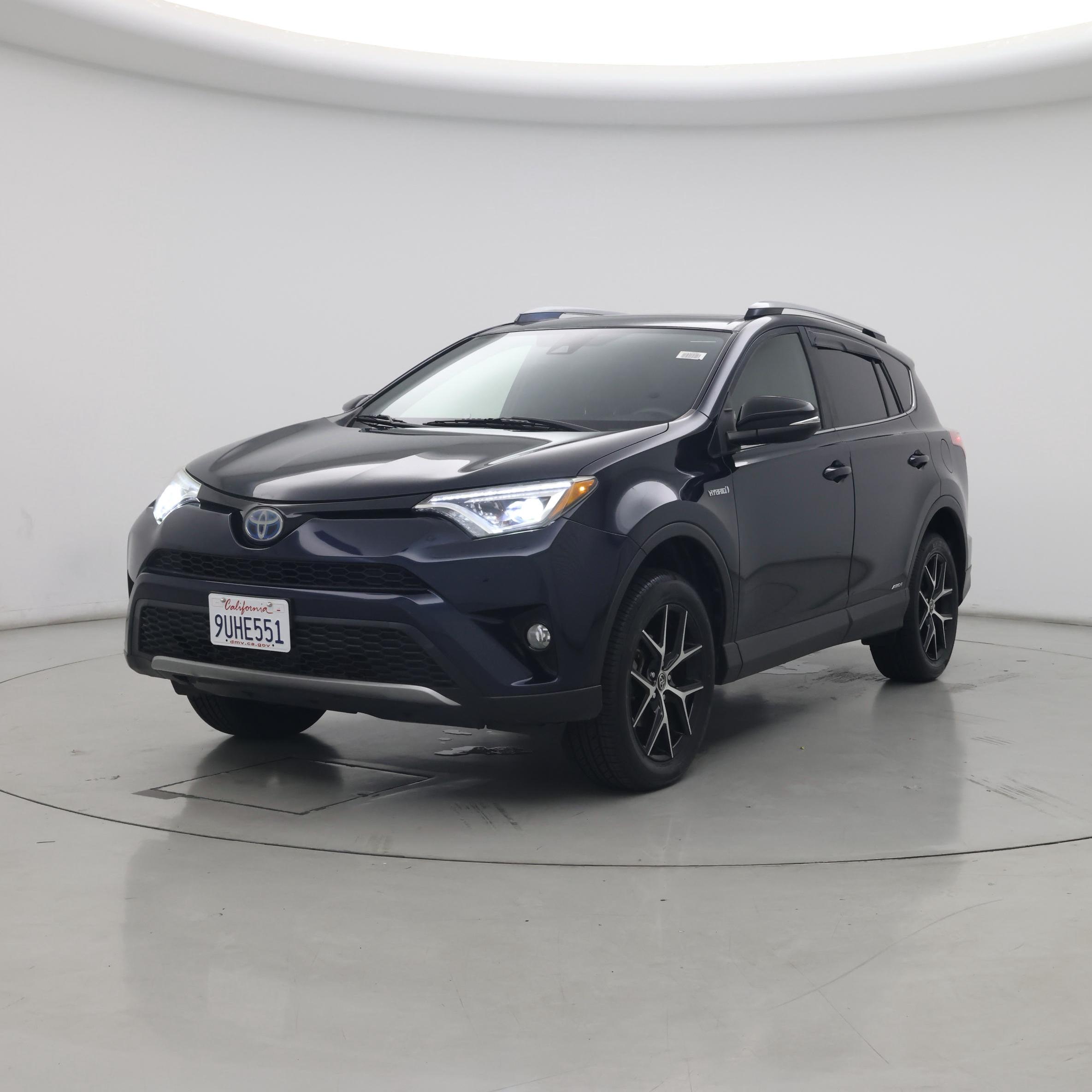 Thumbnail: 2017 Toyota RAV4 - 4