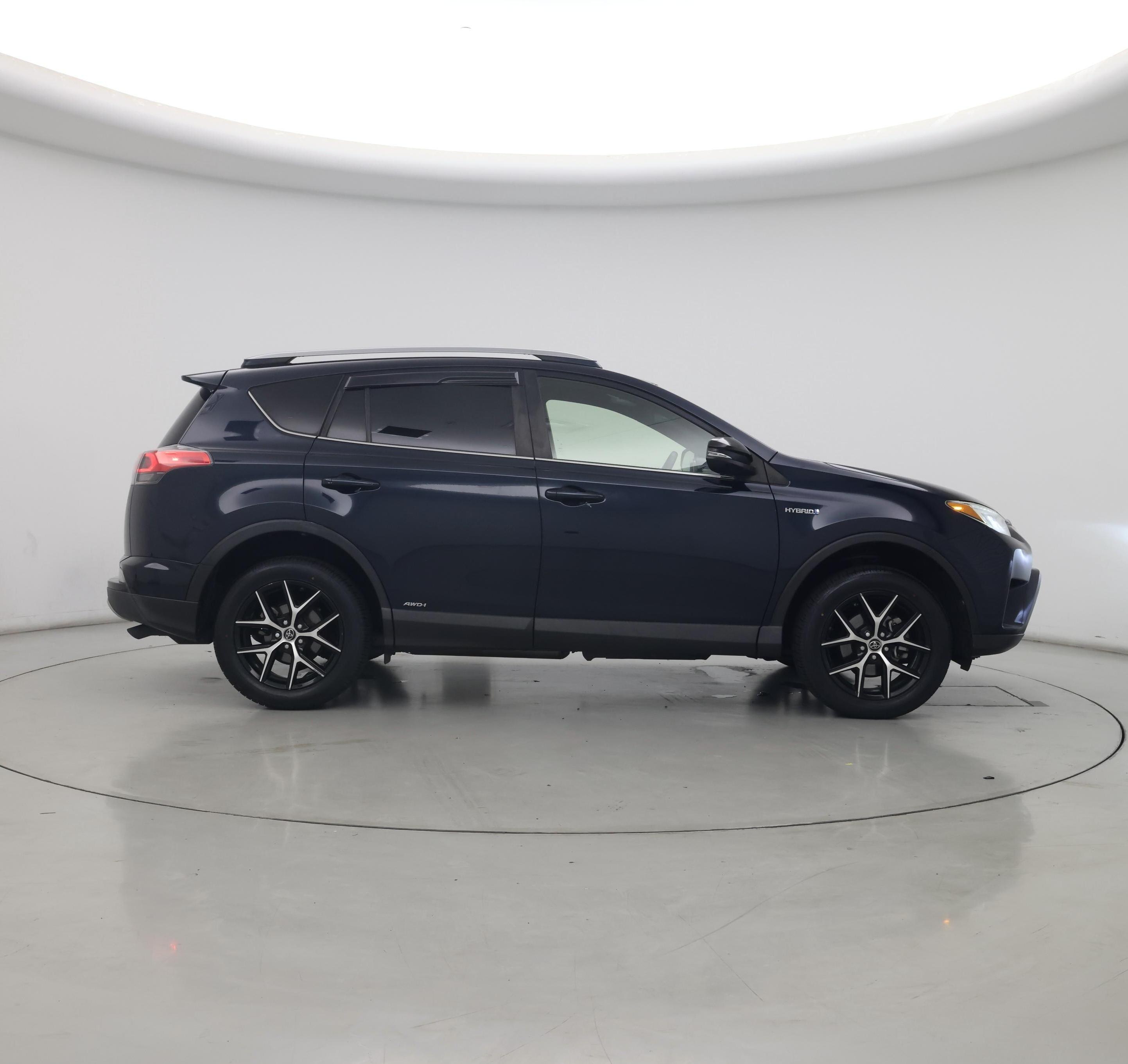 Thumbnail: 2017 Toyota RAV4 - 7
