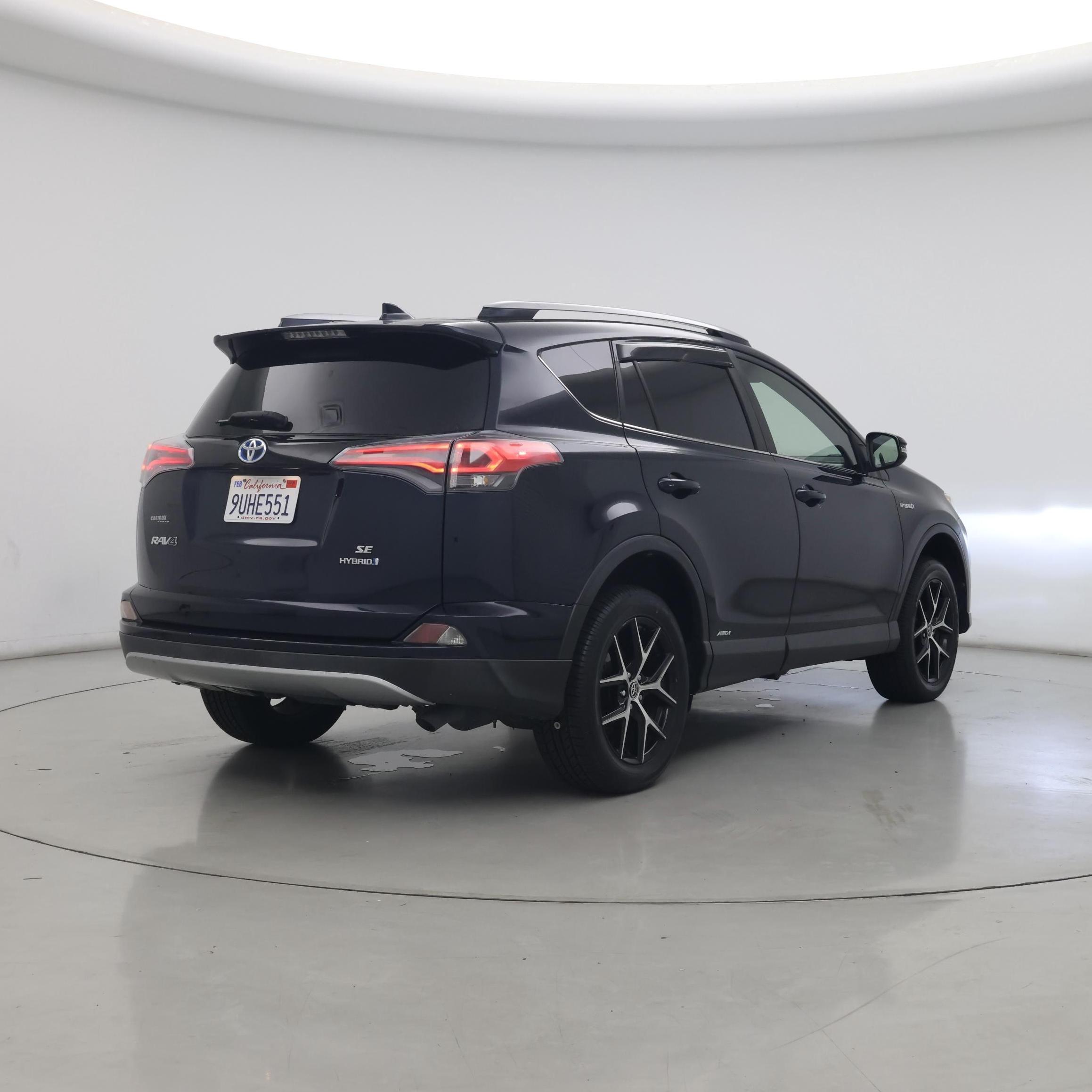 Thumbnail: 2017 Toyota RAV4 - 8