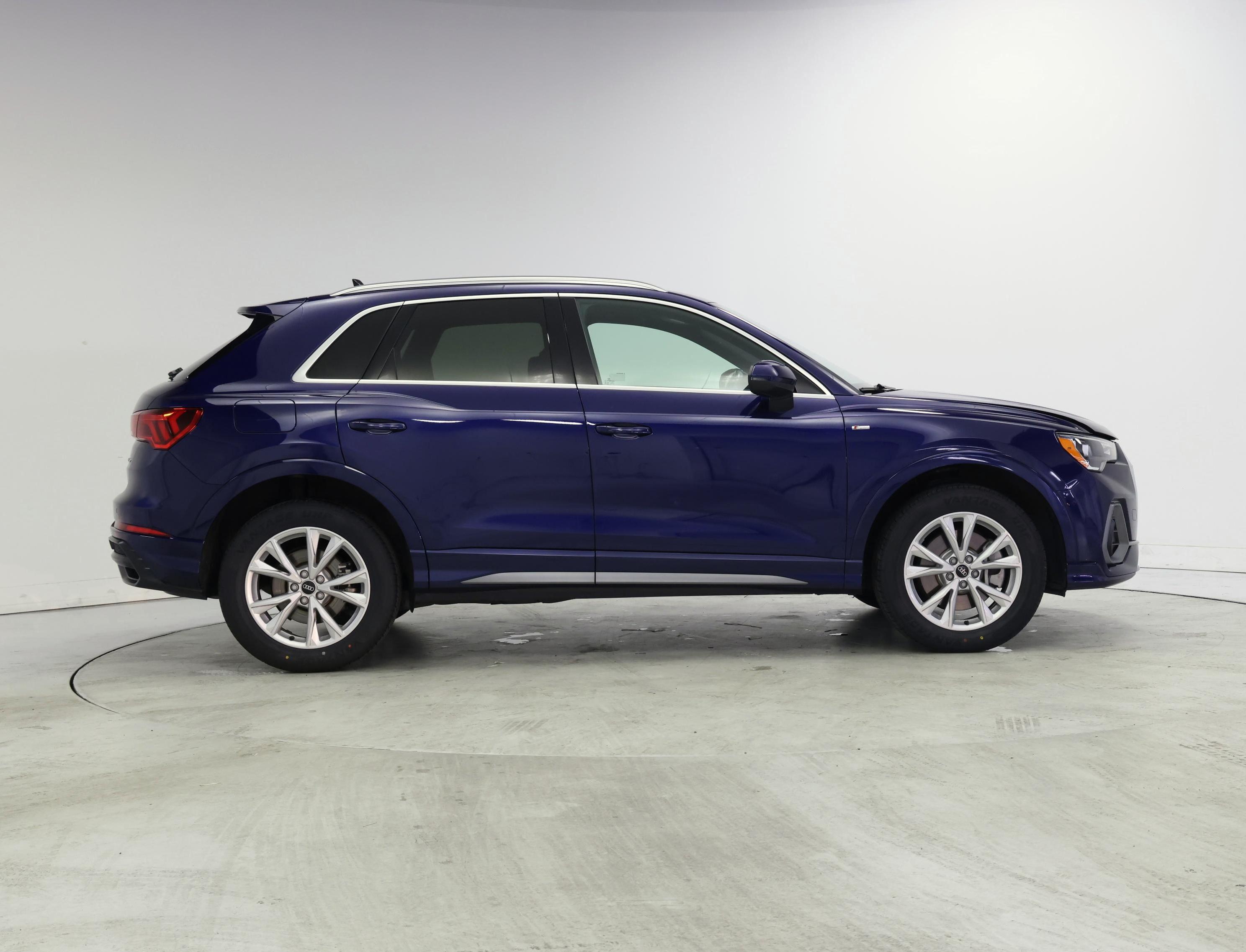 Thumbnail: 2021 Audi Q3 - 7