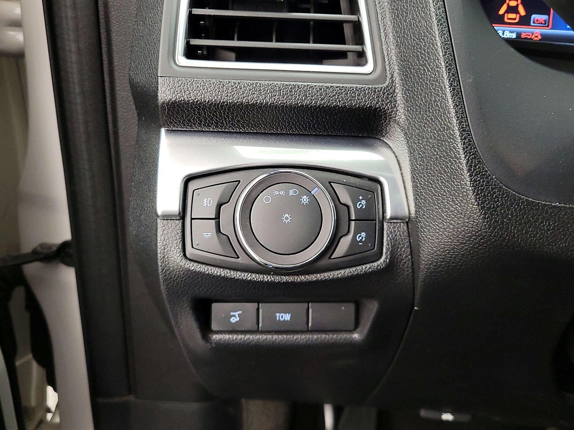 Thumbnail: 2017 Ford Explorer - 13