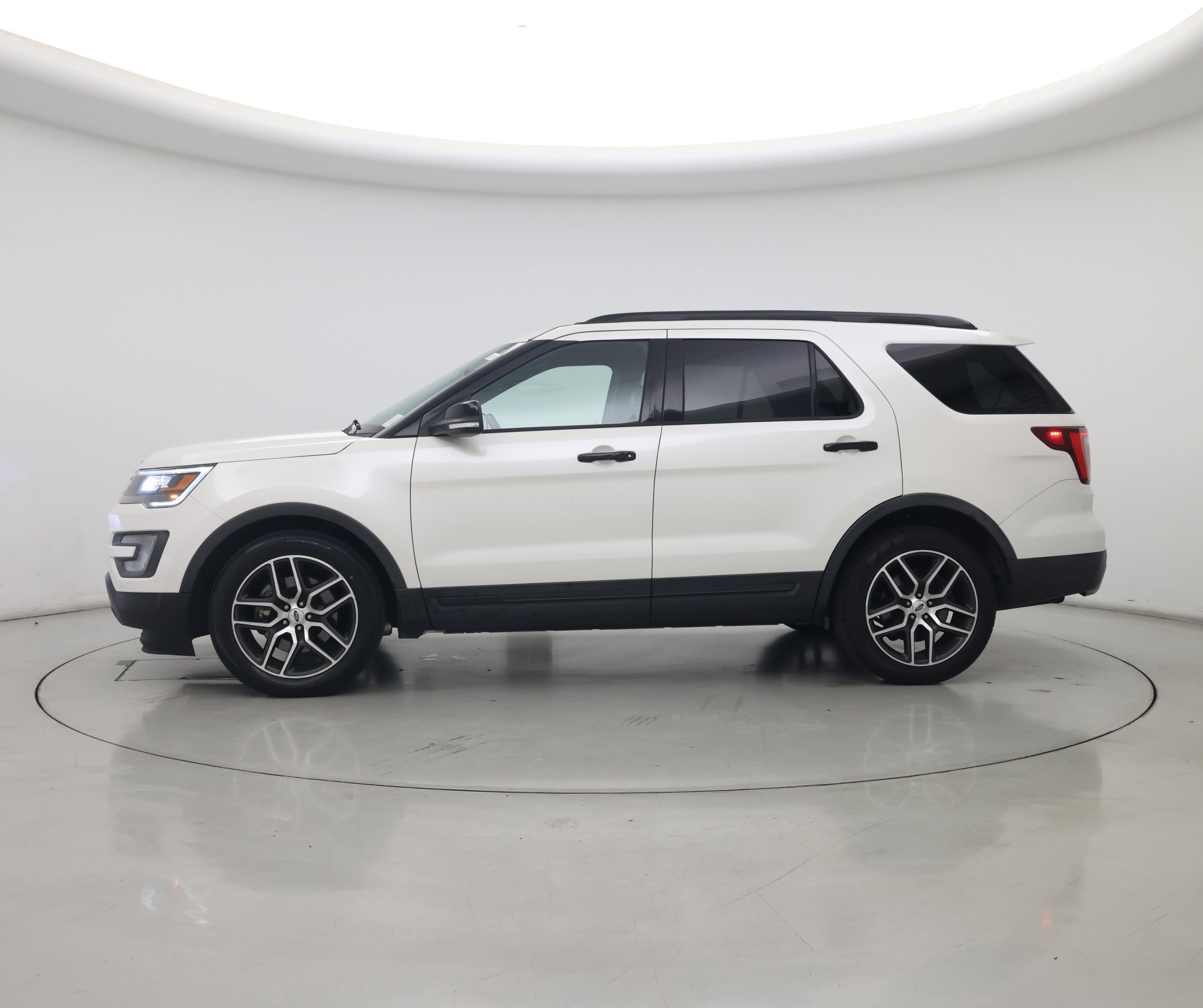 Thumbnail: 2017 Ford Explorer - 3