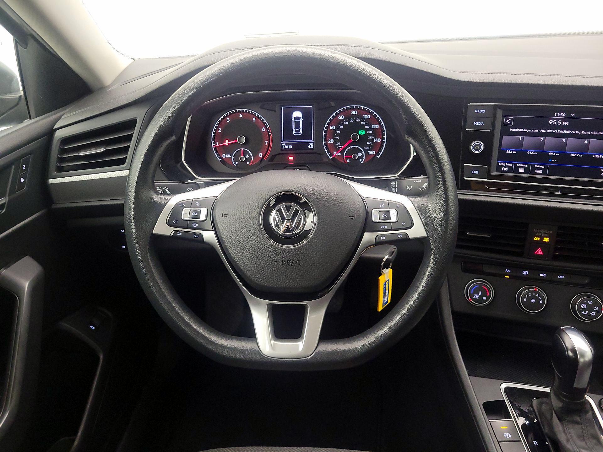Thumbnail: 2019 Volkswagen Jetta - 10
