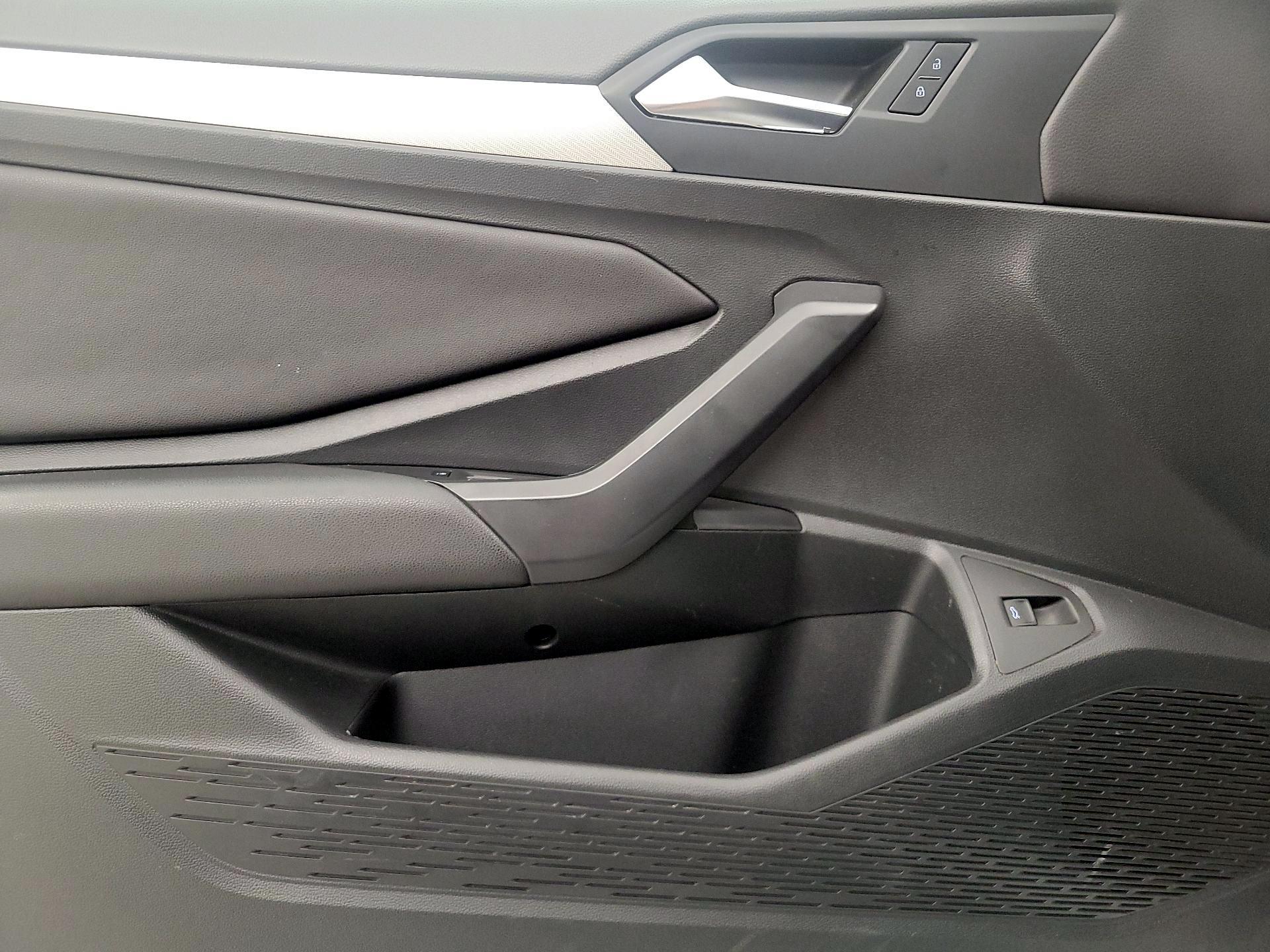 Thumbnail: 2019 Volkswagen Jetta - 12