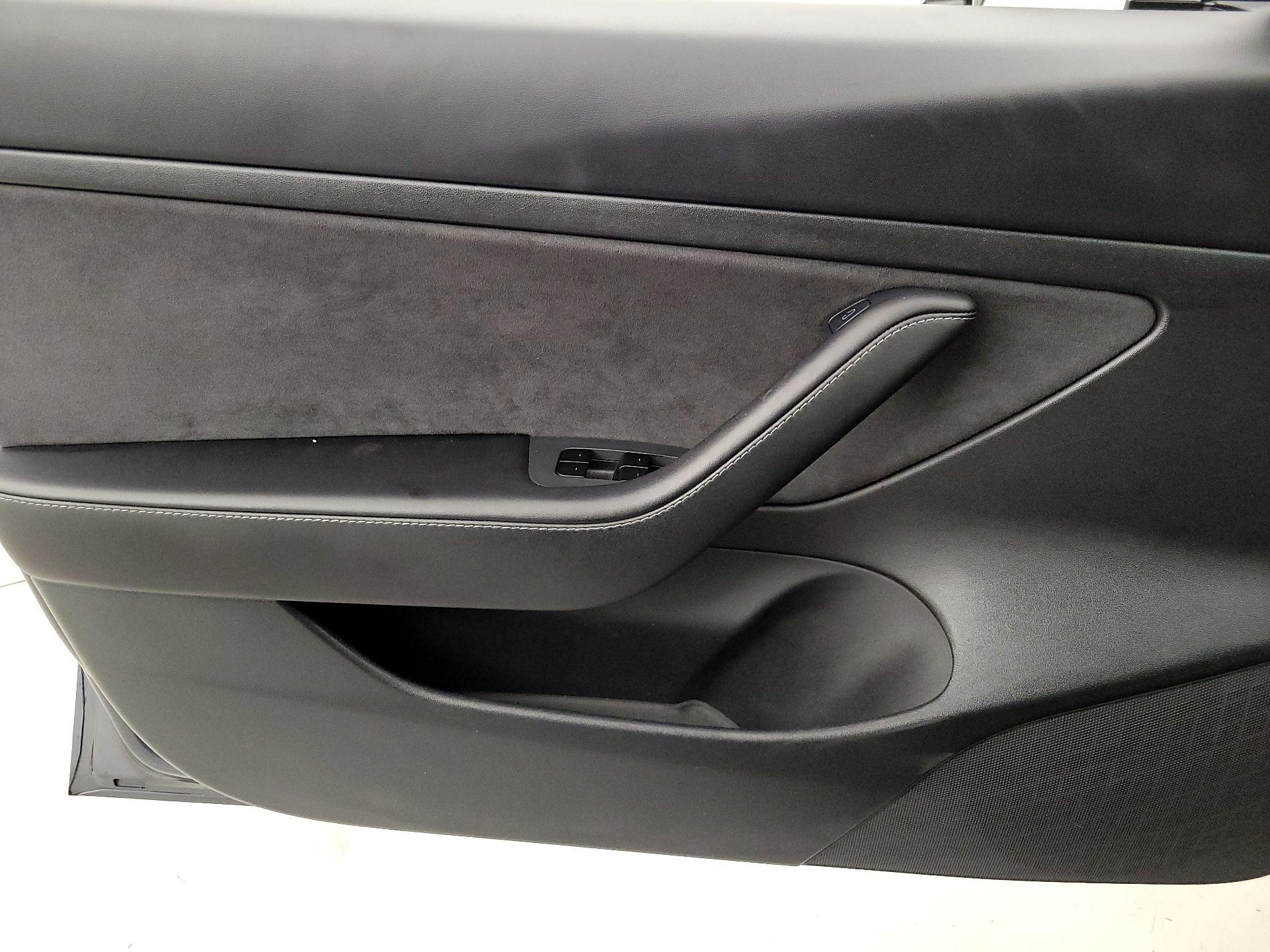 Thumbnail: 2021 Tesla Model 3 - 12