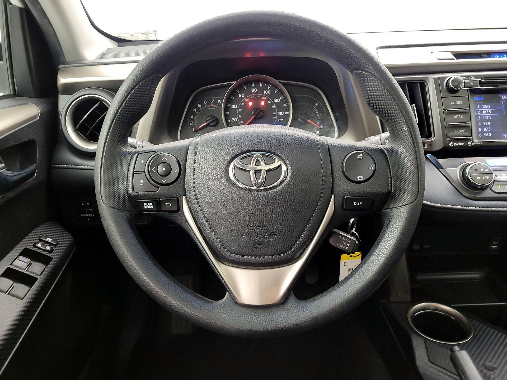 Thumbnail: 2015 Toyota RAV4 - 10