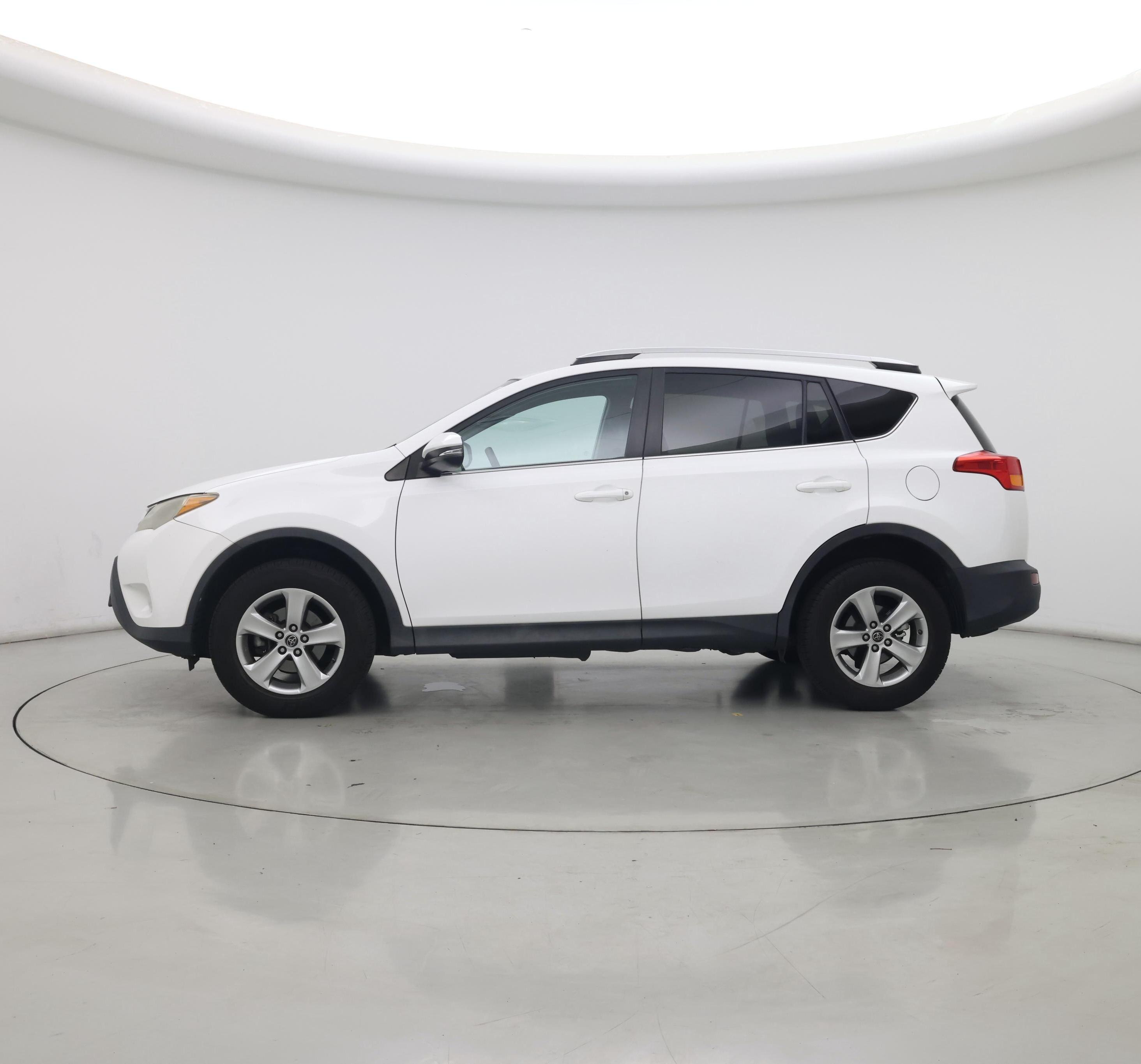 Thumbnail: 2015 Toyota RAV4 - 3