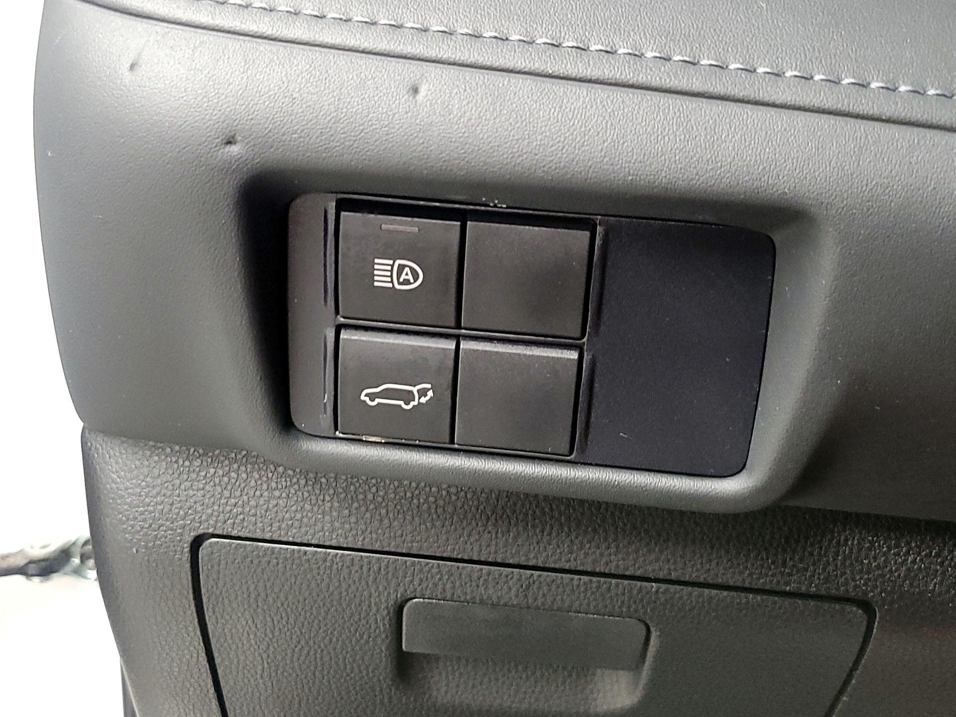 Thumbnail: 2021 Toyota Highlander - 13