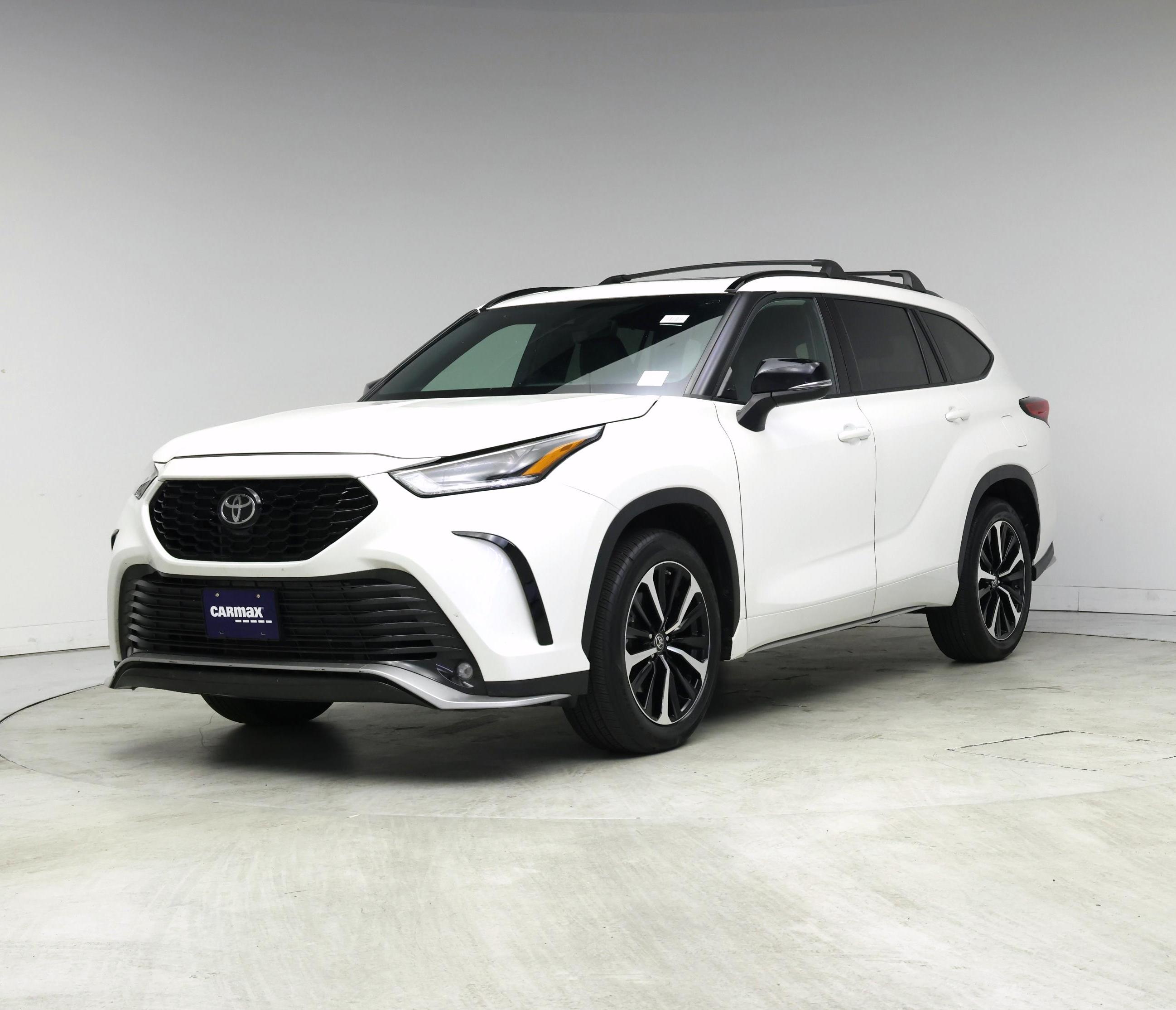 Thumbnail: 2021 Toyota Highlander - 4