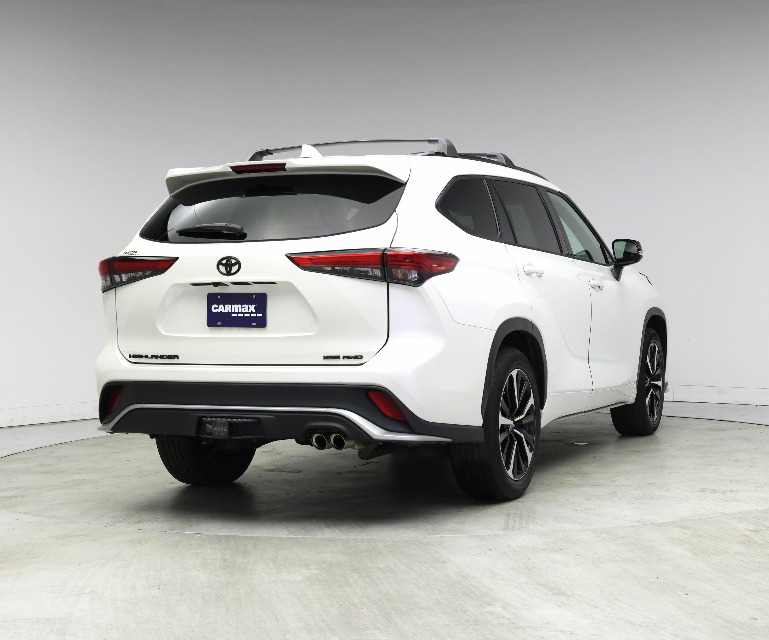 Thumbnail: 2021 Toyota Highlander - 8