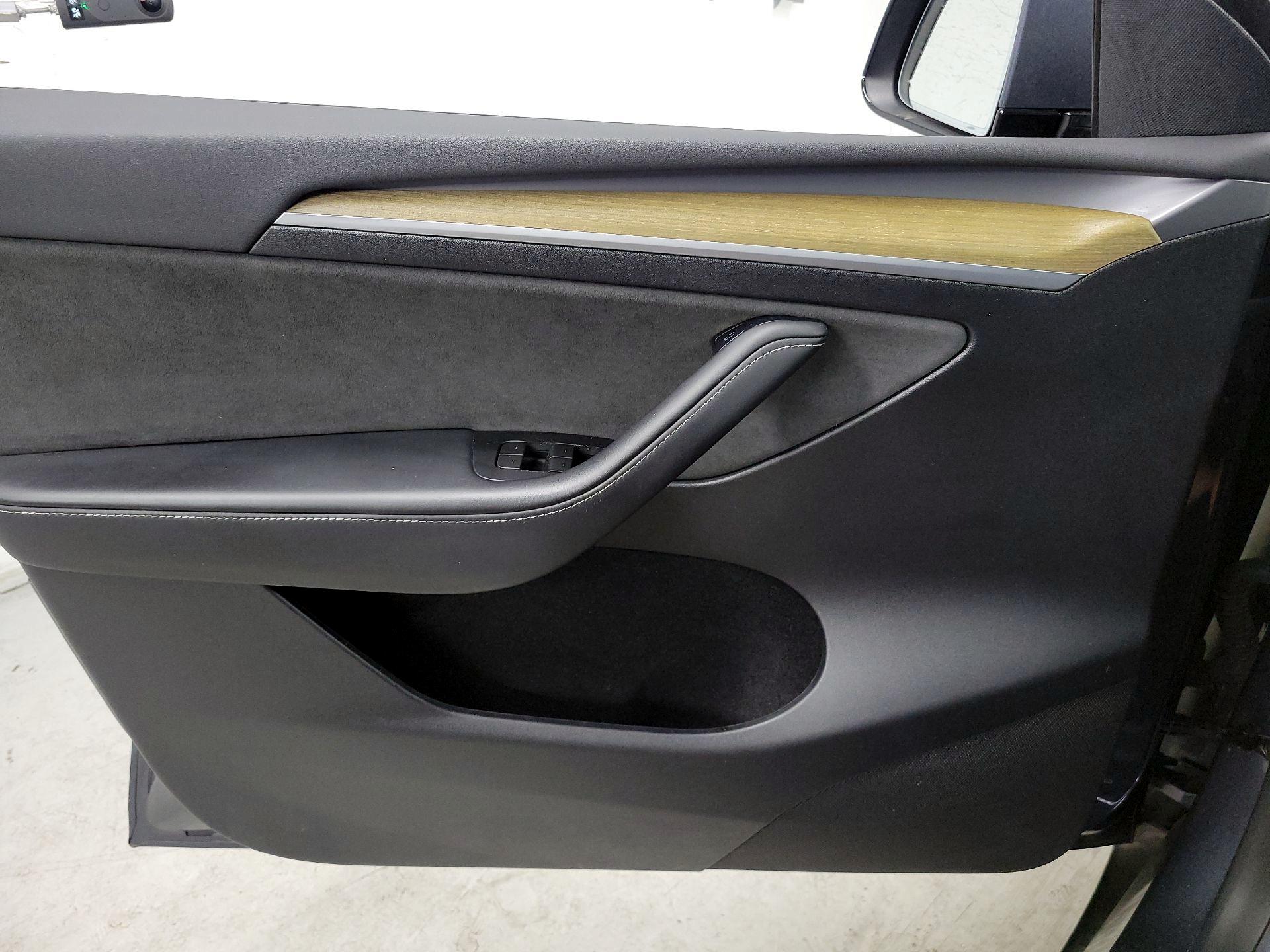 Thumbnail: 2023 Tesla Model Y - 12