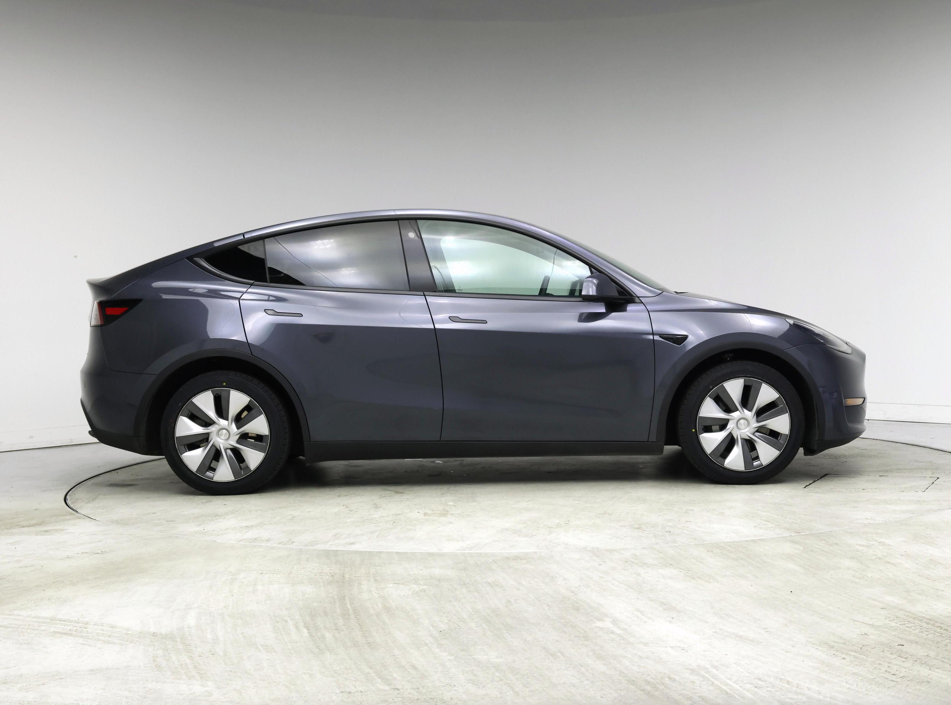 Thumbnail: 2023 Tesla Model Y - 7