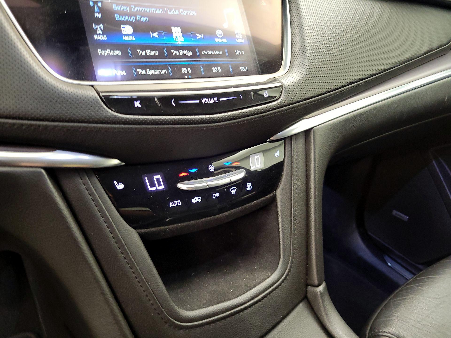 Thumbnail: 2019 Cadillac XT5 - 16