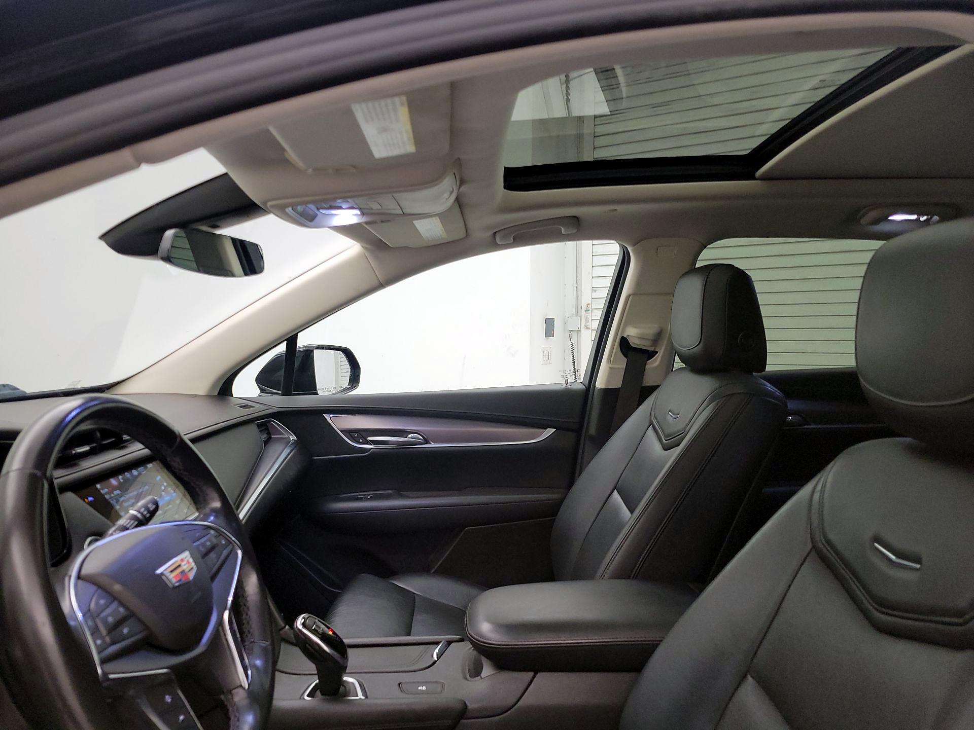 Thumbnail: 2019 Cadillac XT5 - 19