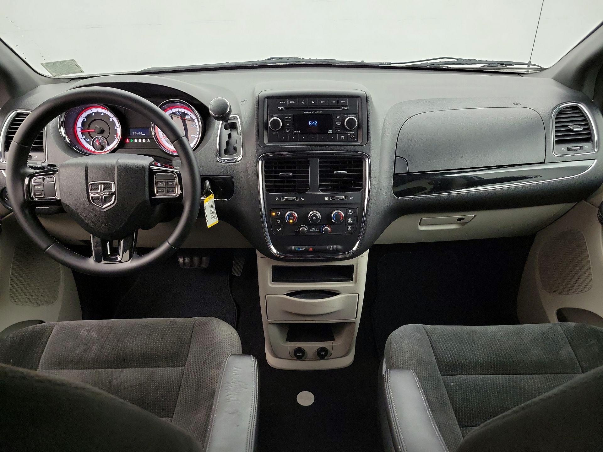 Thumbnail: 2017 Dodge Grand Caravan - 9