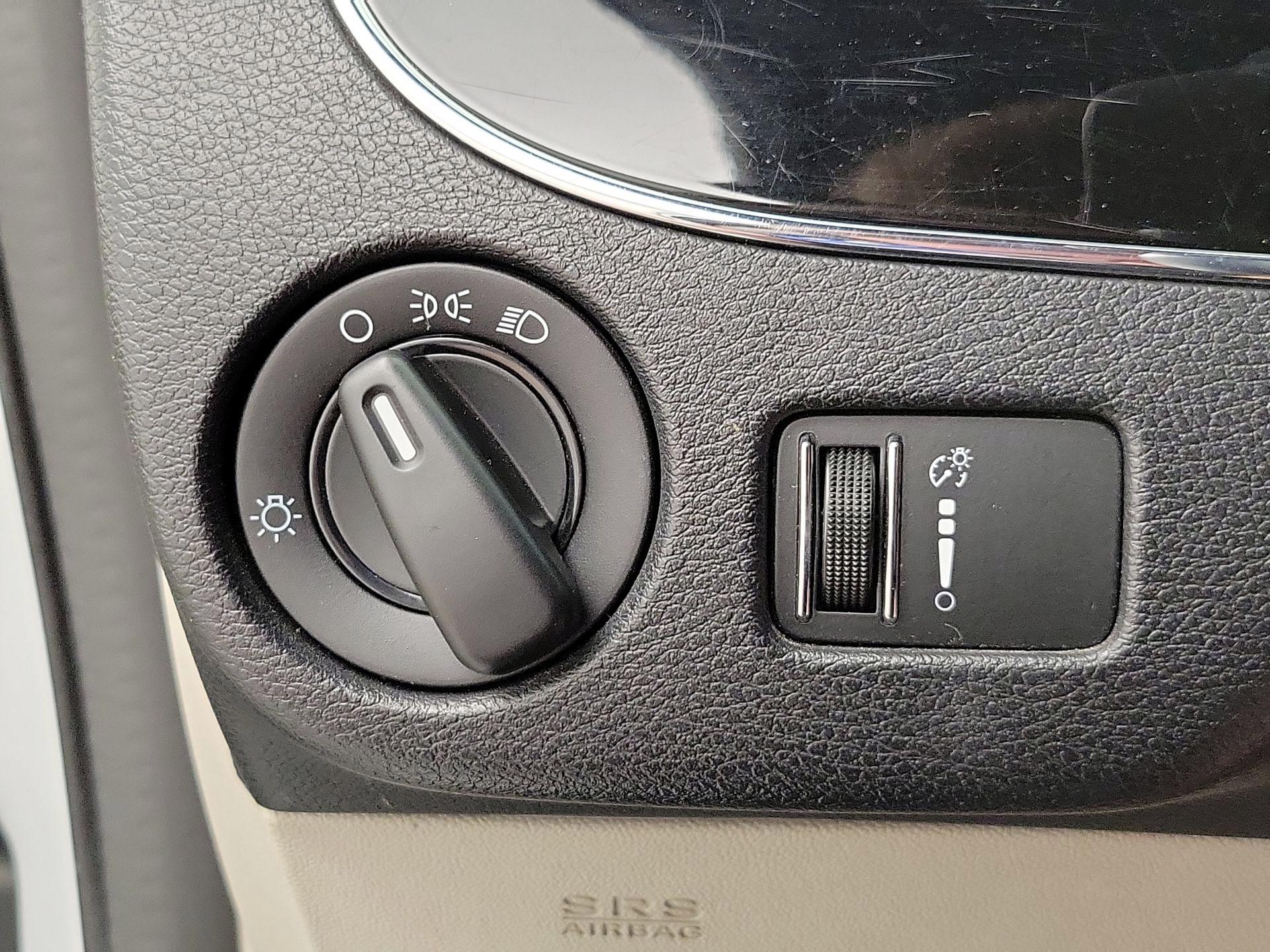 Thumbnail: 2017 Dodge Grand Caravan - 13