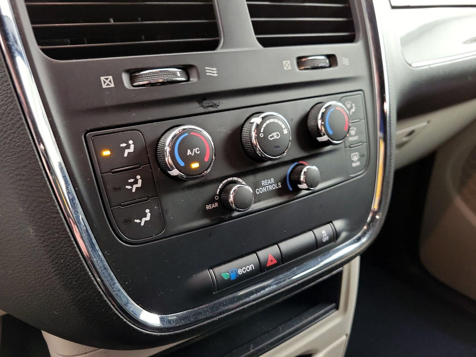 Thumbnail: 2017 Dodge Grand Caravan - 15