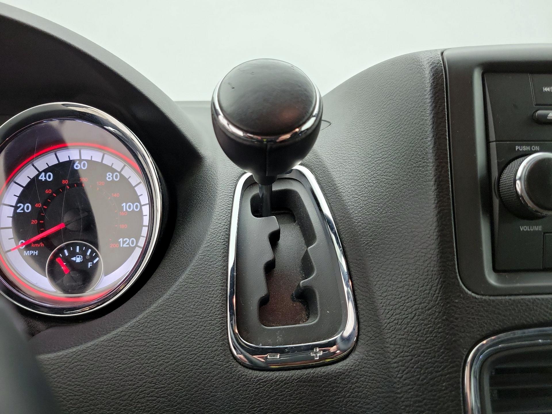 Thumbnail: 2017 Dodge Grand Caravan - 16