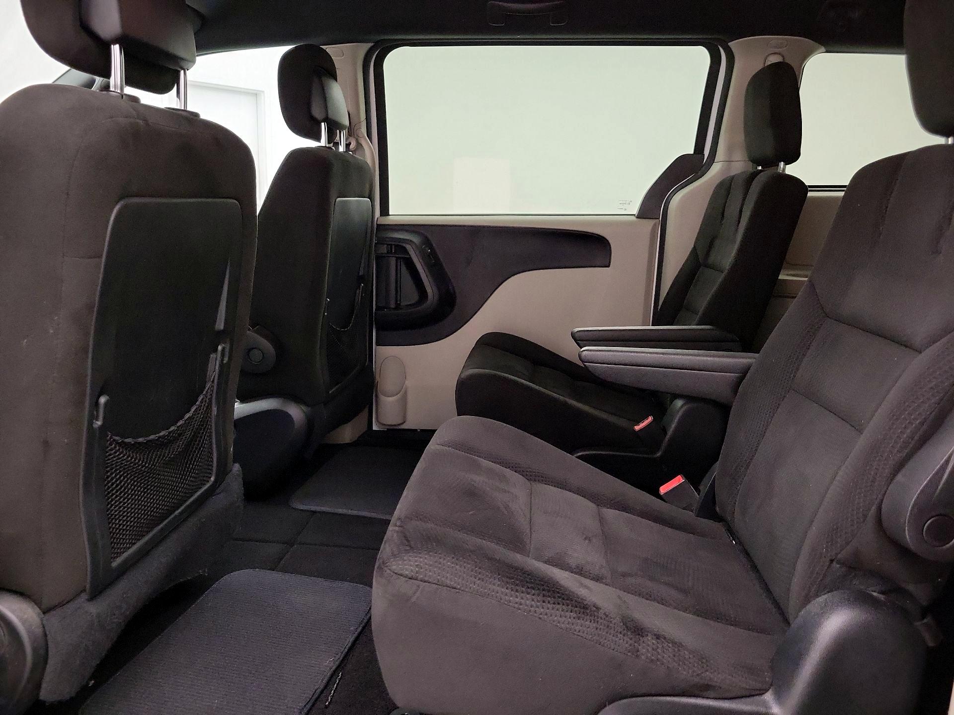 Thumbnail: 2017 Dodge Grand Caravan - 18