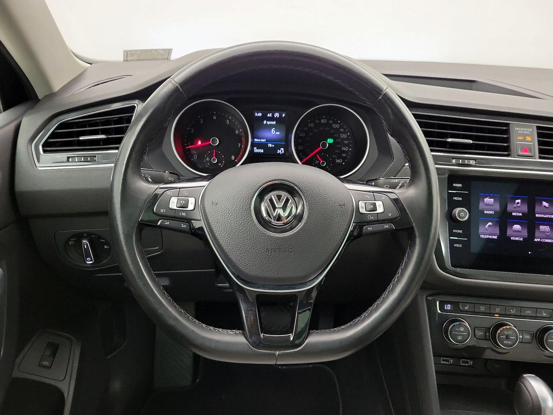 Thumbnail: 2018 Volkswagen Tiguan - 10
