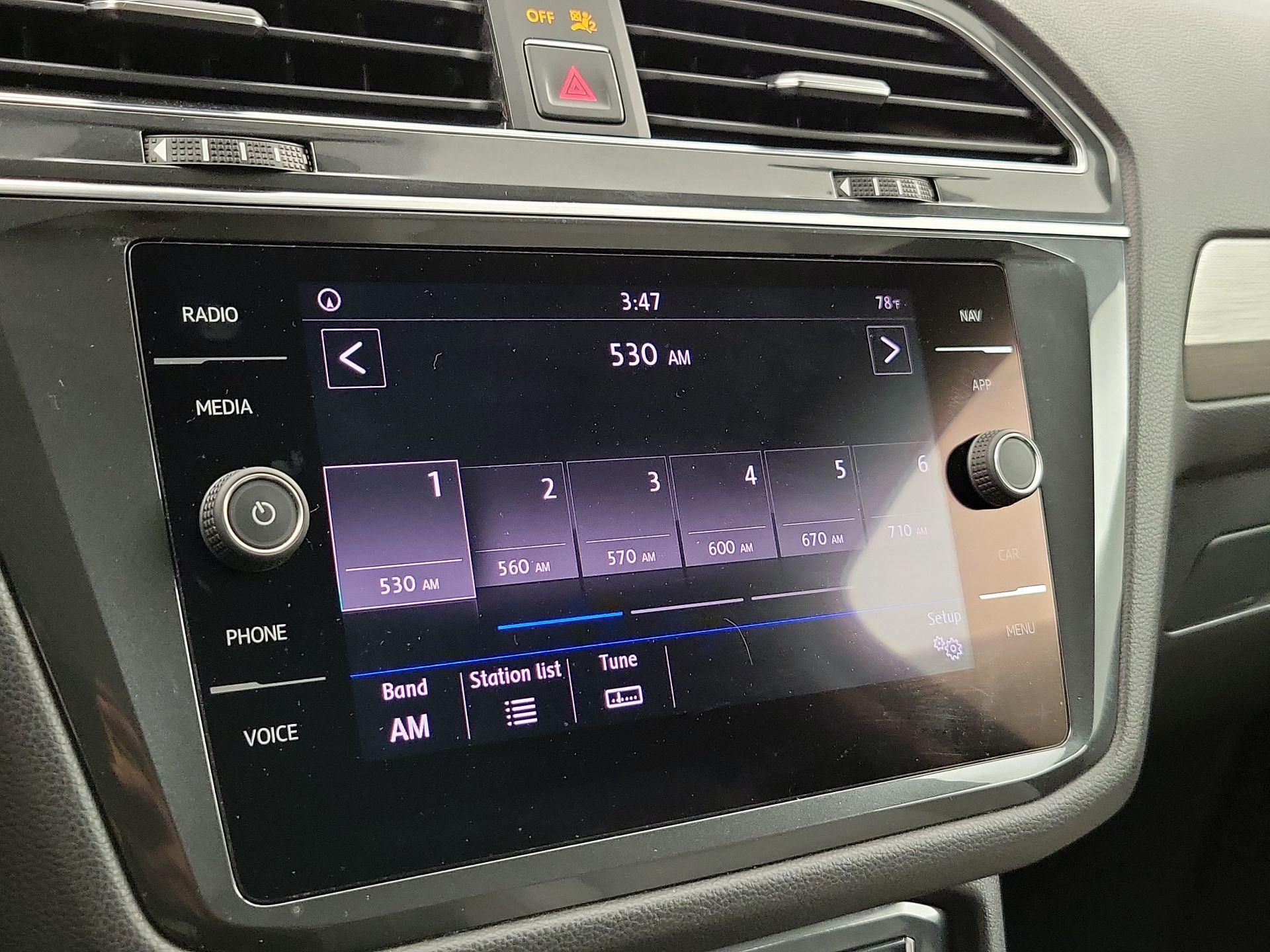 Thumbnail: 2018 Volkswagen Tiguan - 15