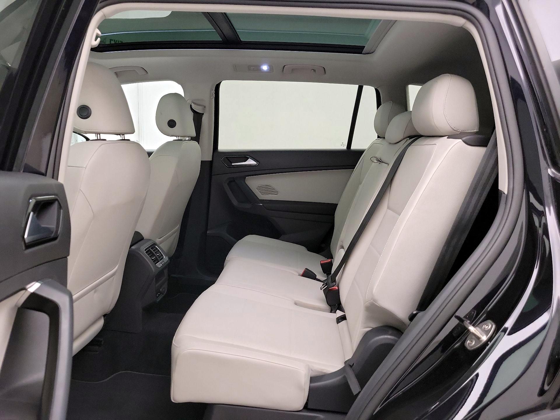 Thumbnail: 2018 Volkswagen Tiguan - 20