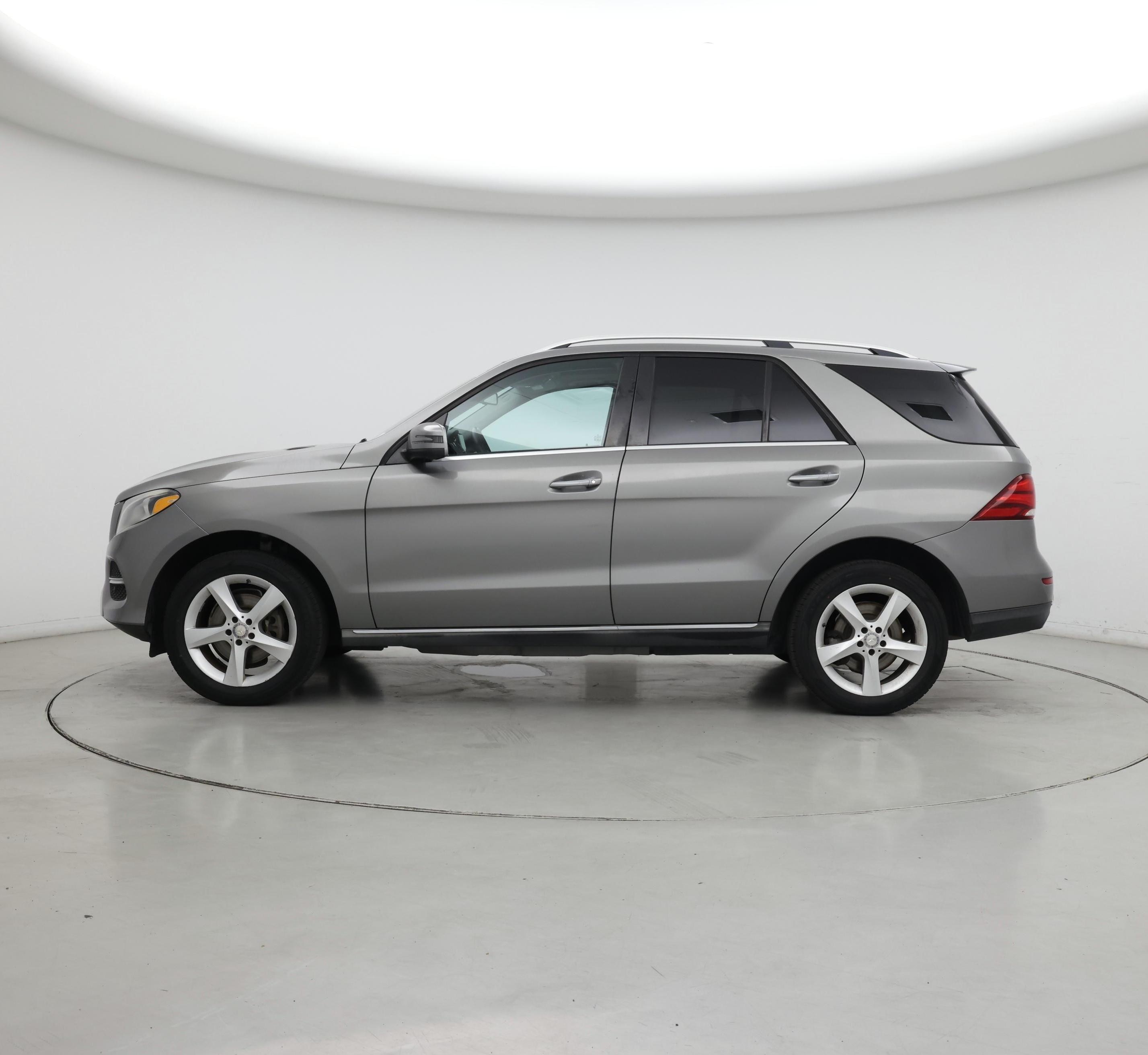 Thumbnail: 2016 Mercedes-Benz GLE - 3