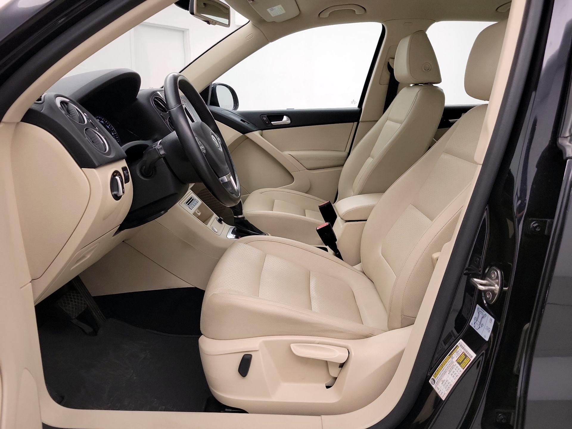 Thumbnail: 2016 Volkswagen Tiguan - 11