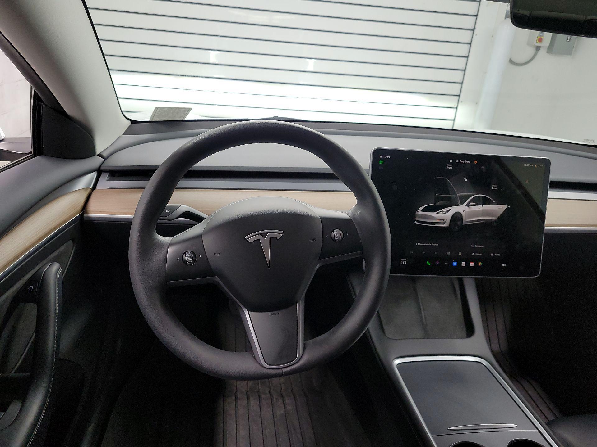 Thumbnail: 2023 Tesla Model 3 - 10