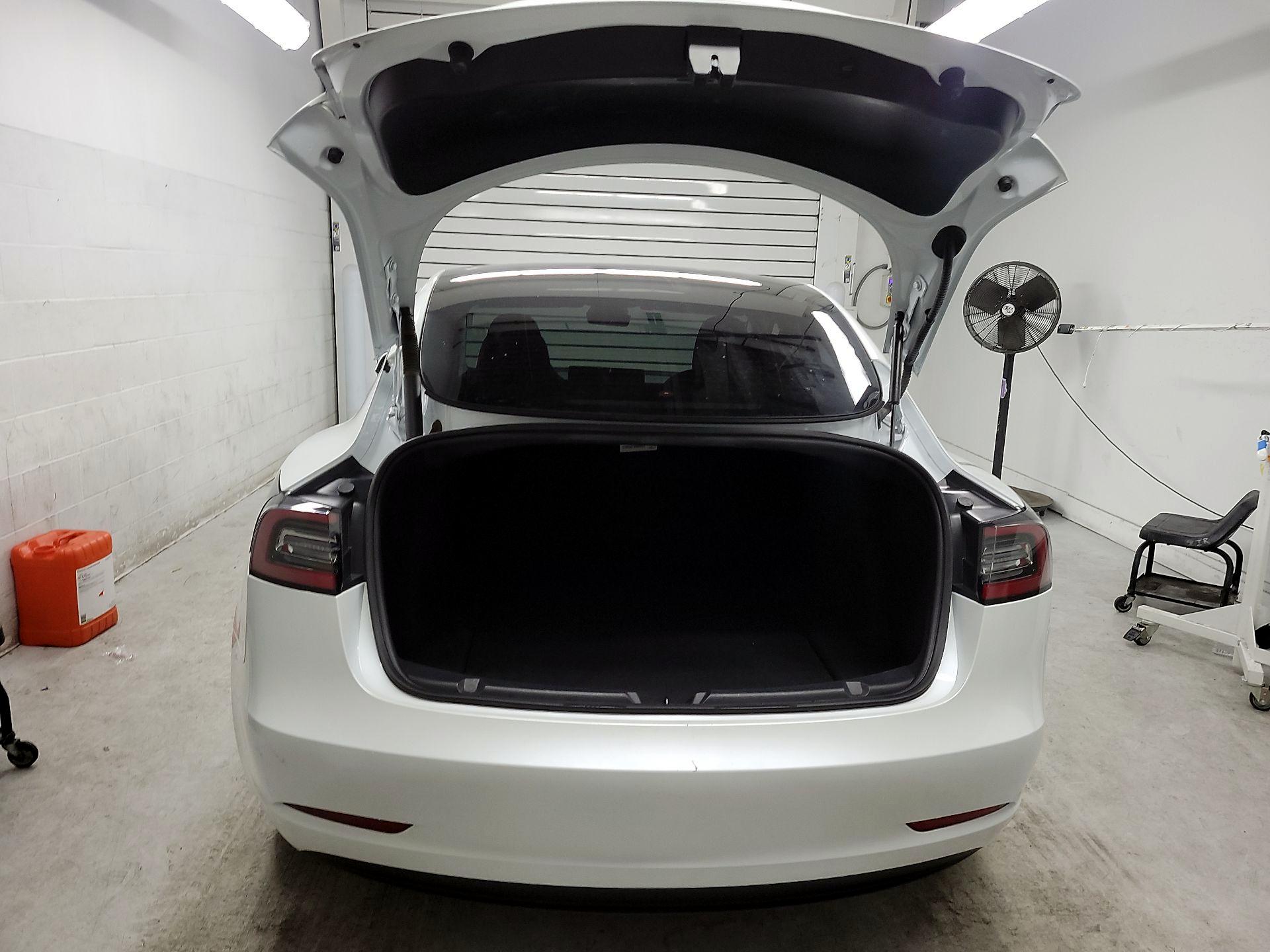 Thumbnail: 2023 Tesla Model 3 - 19