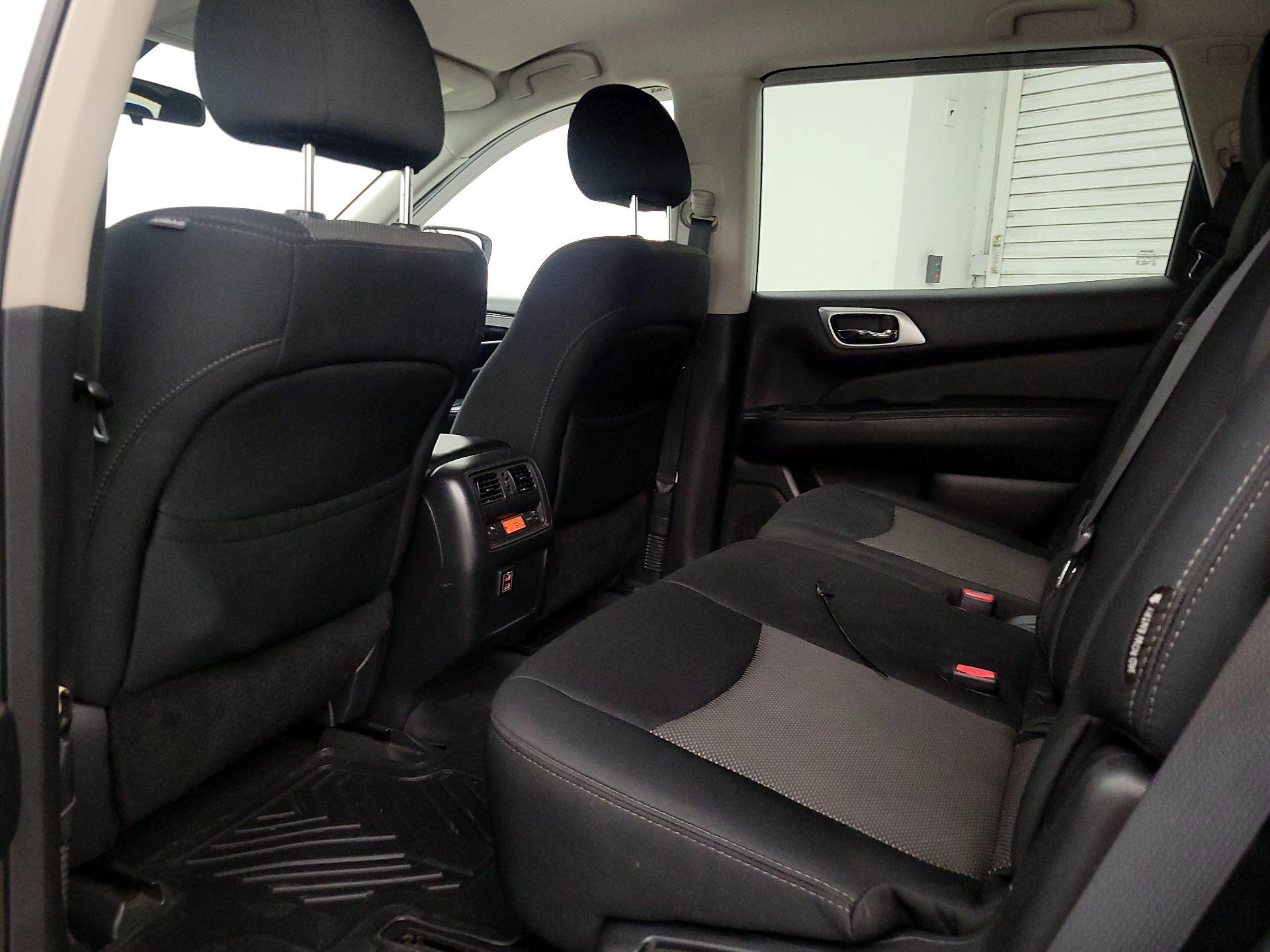 Thumbnail: 2018 Nissan Pathfinder - 19