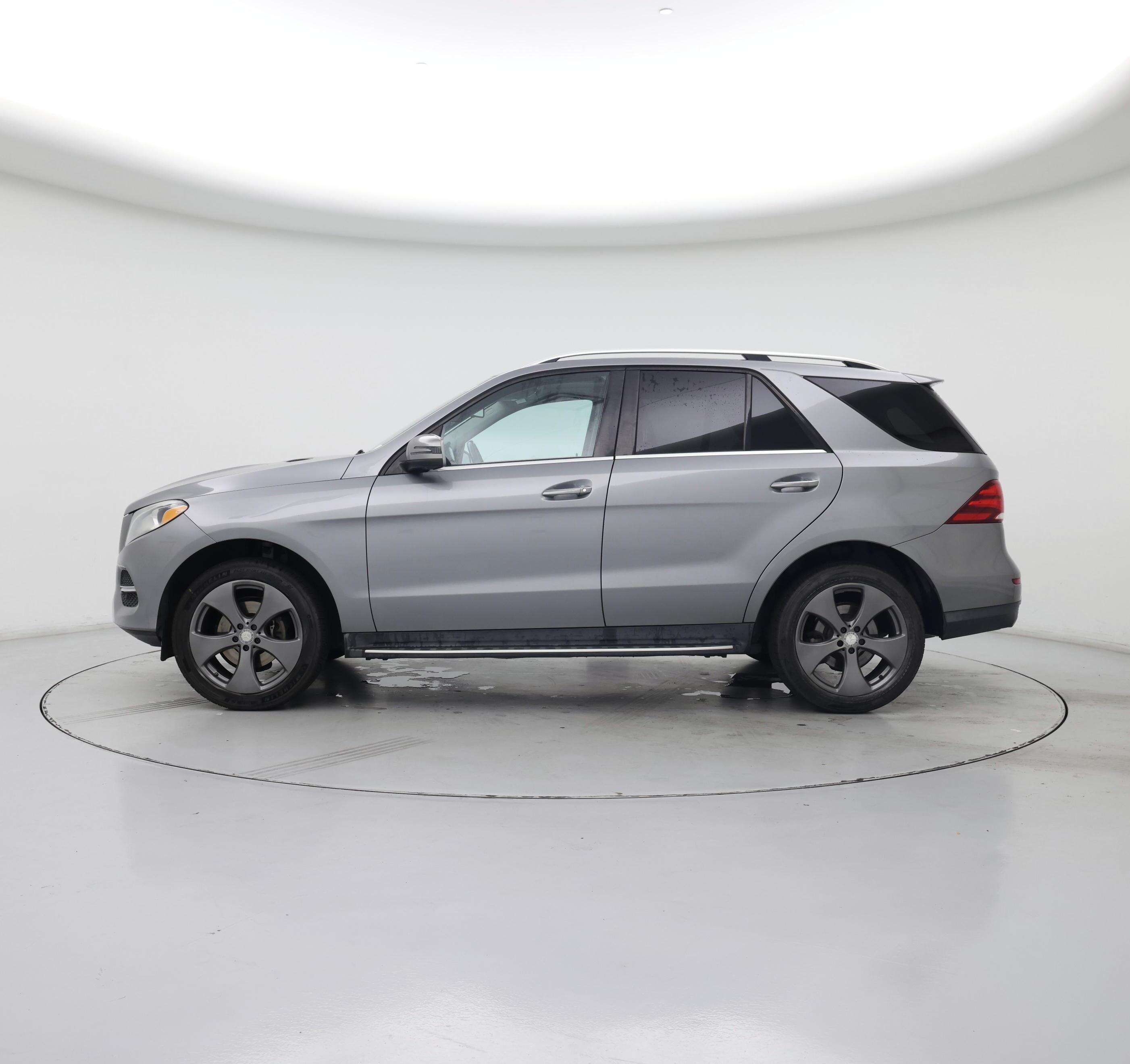 Thumbnail: 2016 Mercedes-Benz GLE - 3