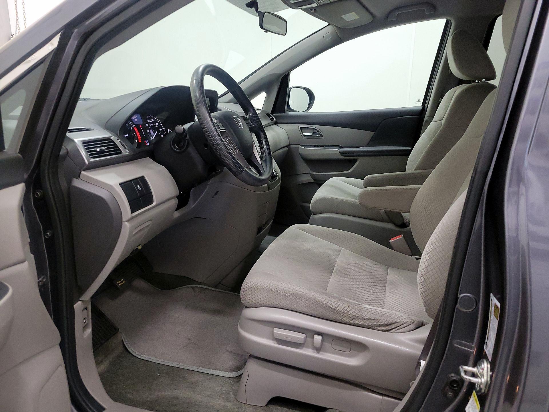 Thumbnail: 2016 Honda Odyssey - 11