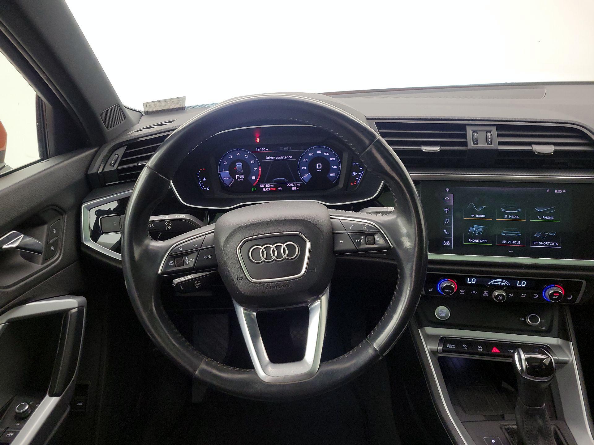 Thumbnail: 2020 Audi Q3 - 10