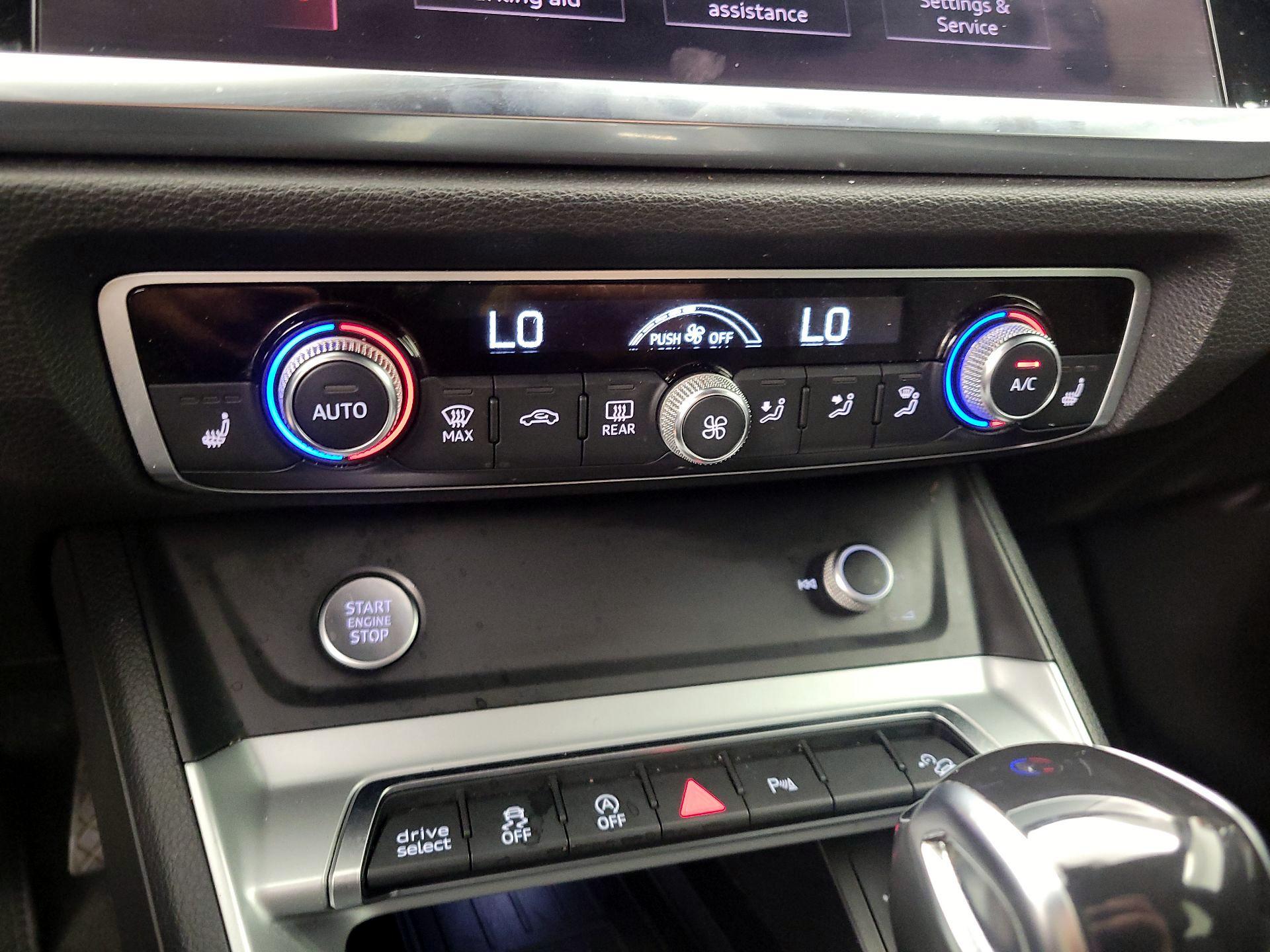 Thumbnail: 2020 Audi Q3 - 16