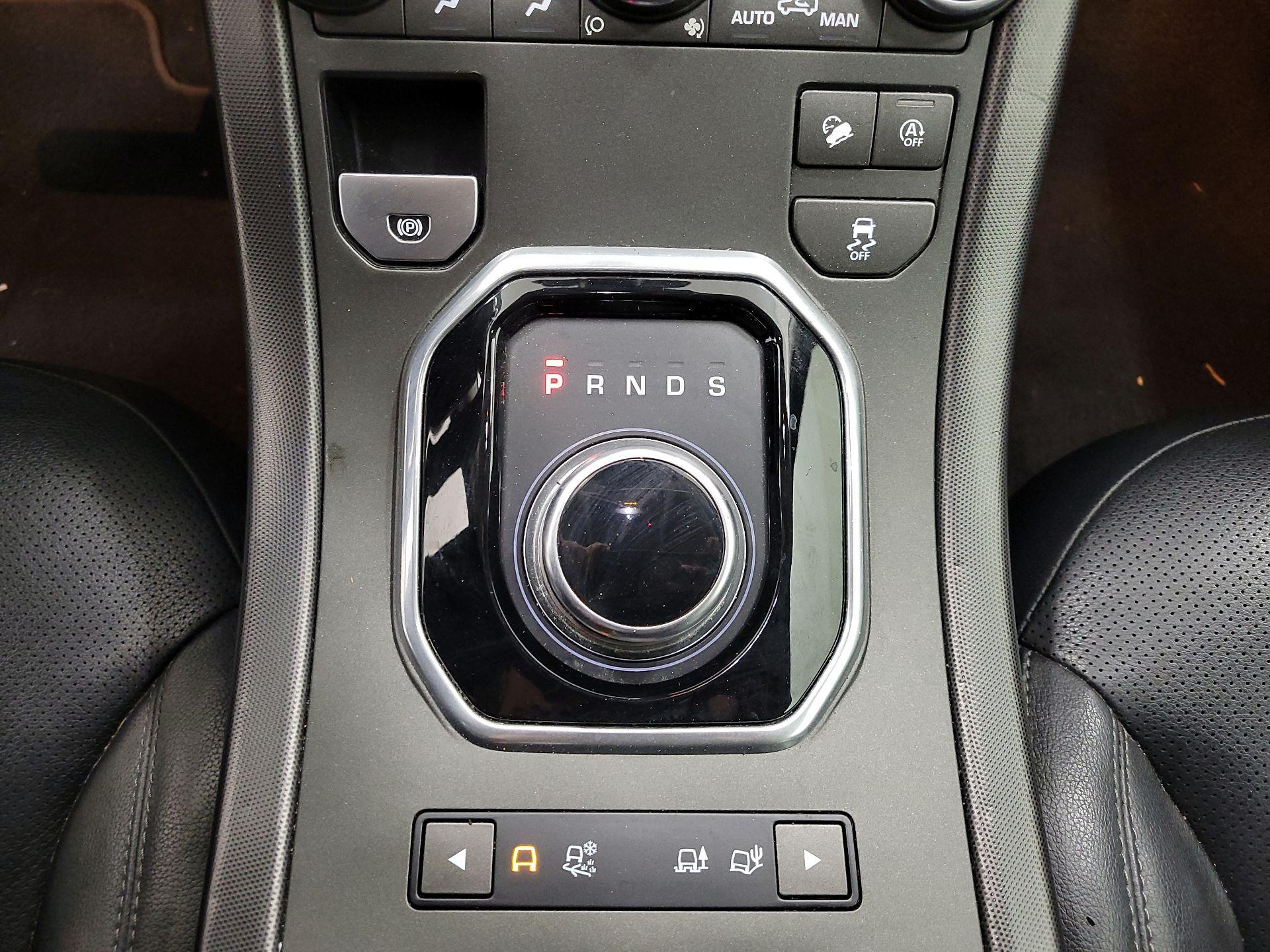 Thumbnail: 2019 Land Rover Range Rover Evoque - 17