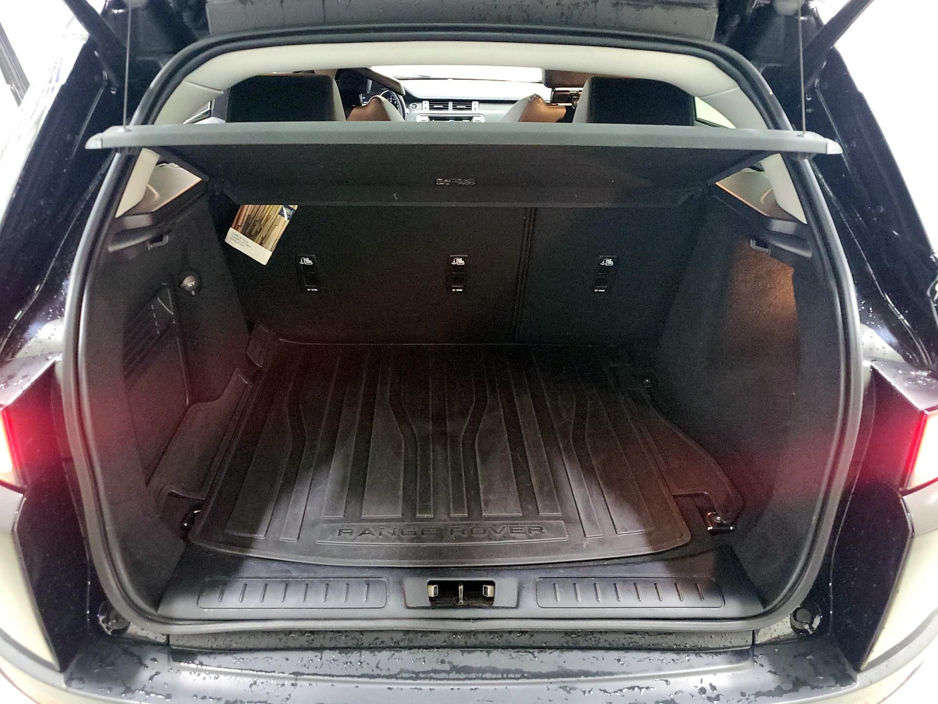 Thumbnail: 2019 Land Rover Range Rover Evoque - 19