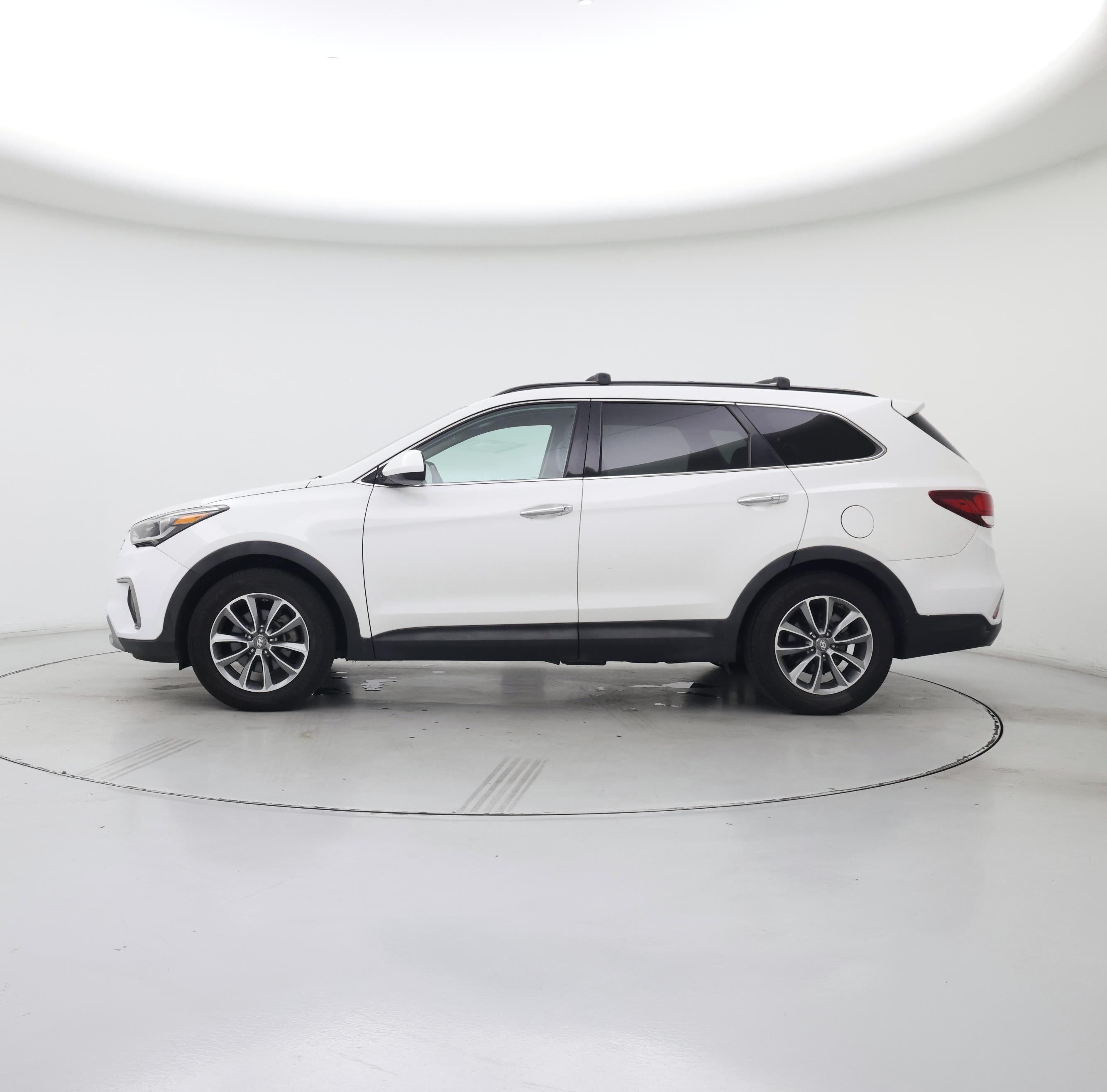 Thumbnail: 2017 Hyundai Santa Fe - 3