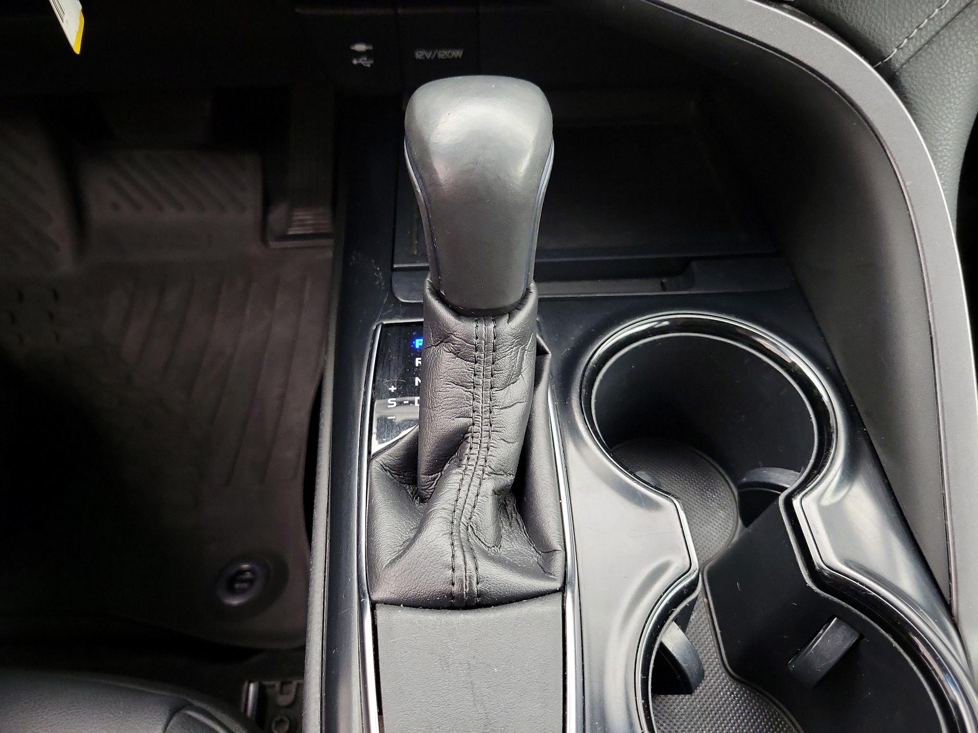 Thumbnail: 2018 Toyota Camry - 17