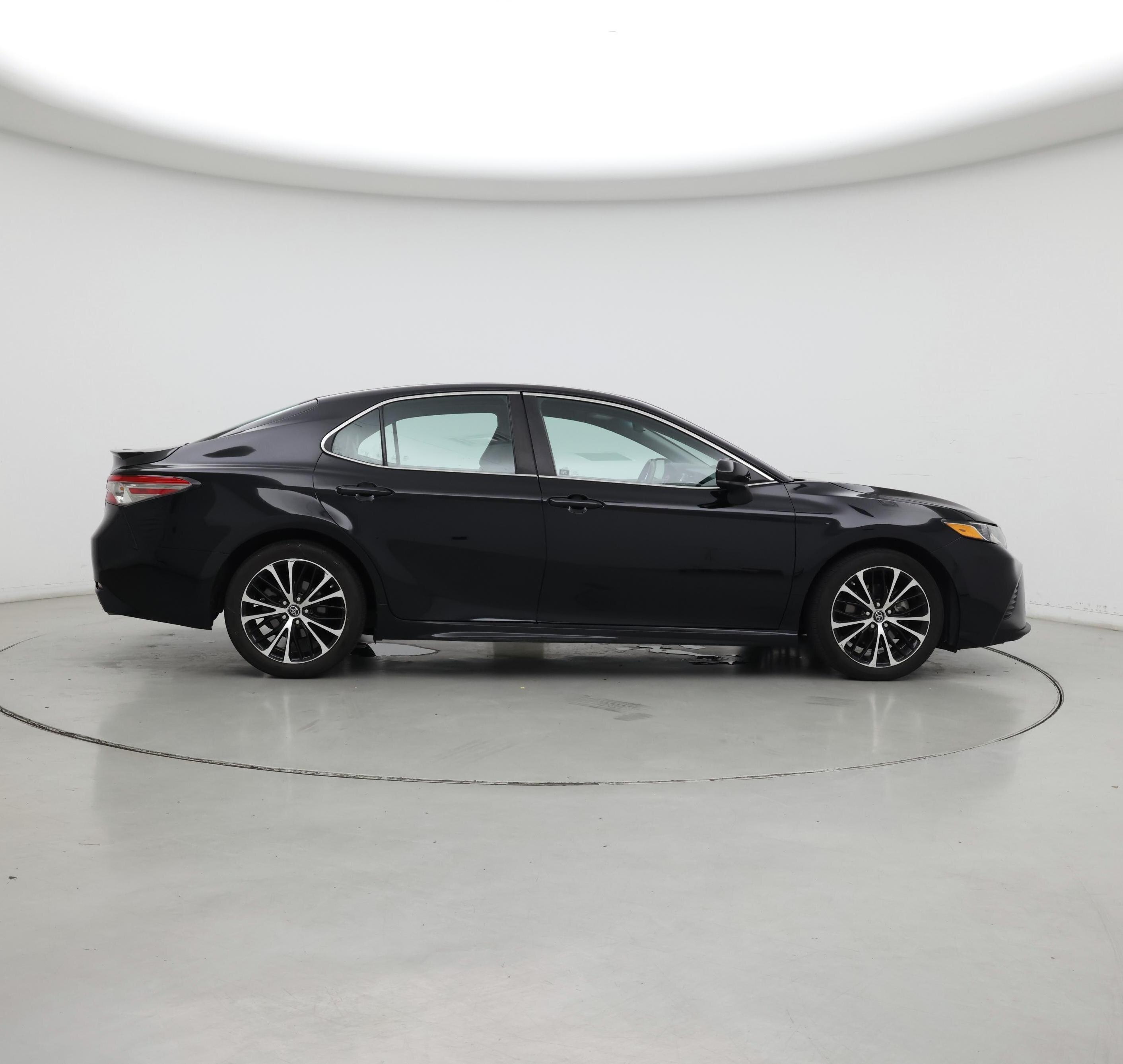 Thumbnail: 2018 Toyota Camry - 7