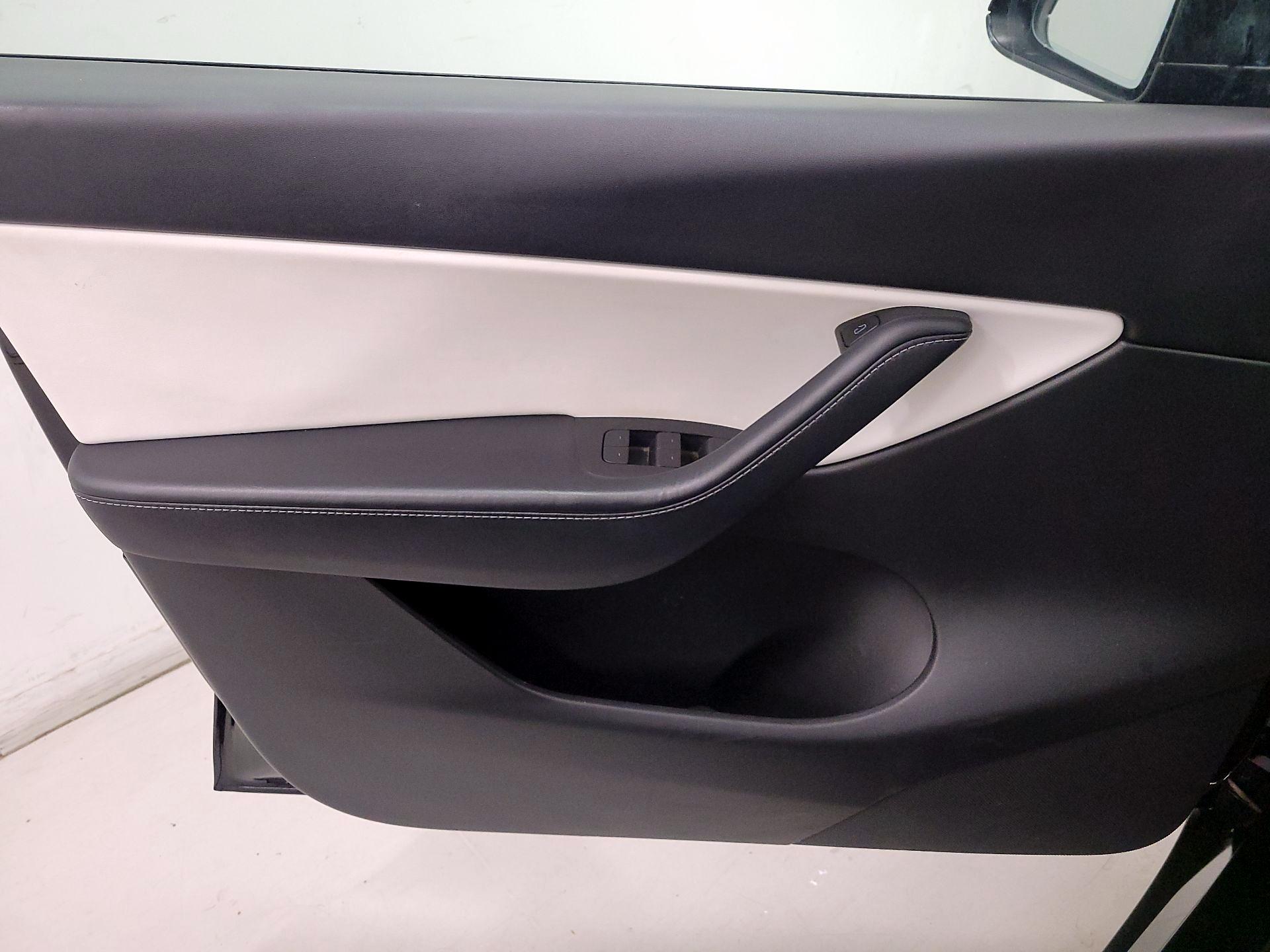 Thumbnail: 2022 Tesla Model Y - 12