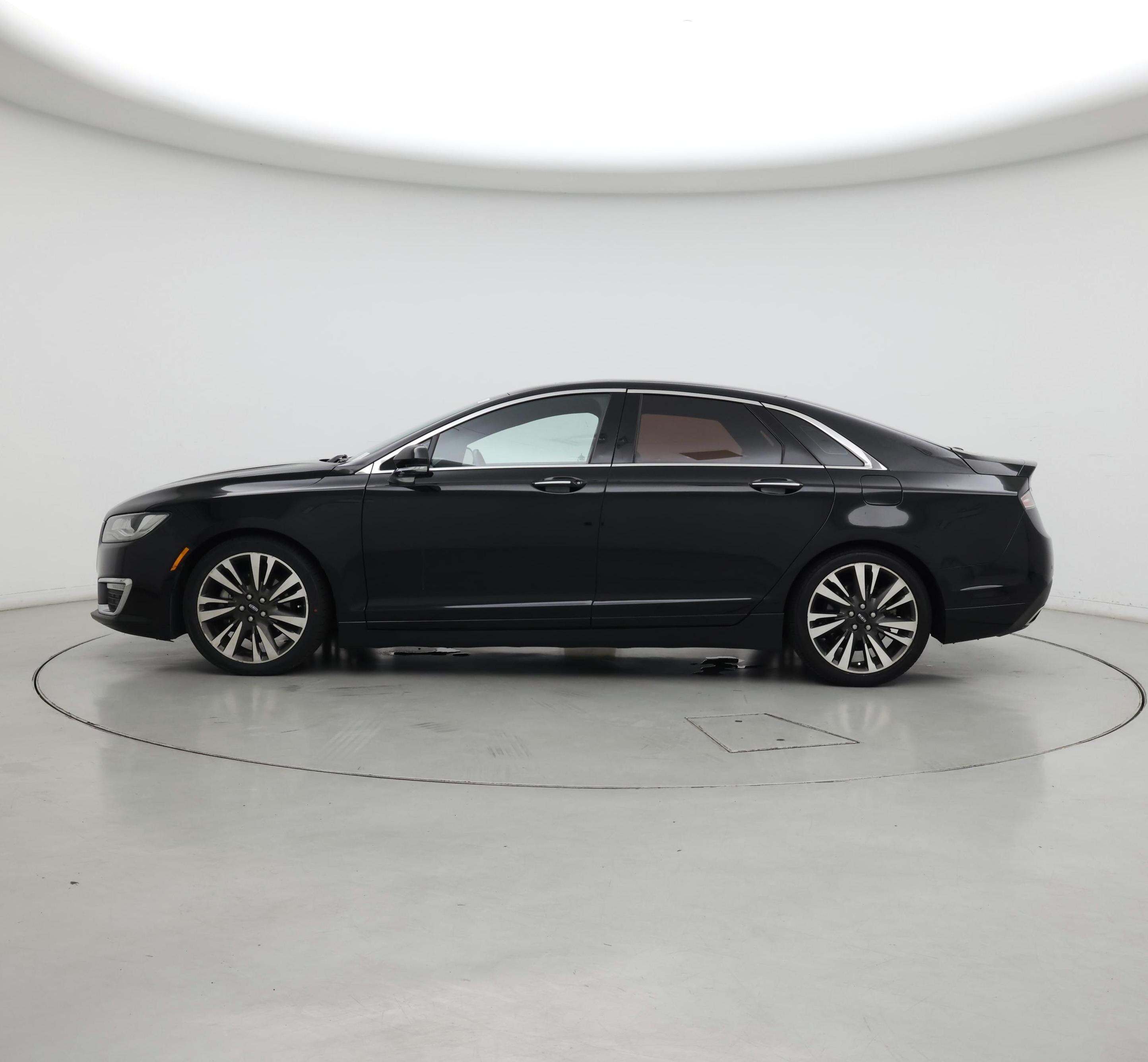 Thumbnail: 2017 Lincoln MKZ - 3