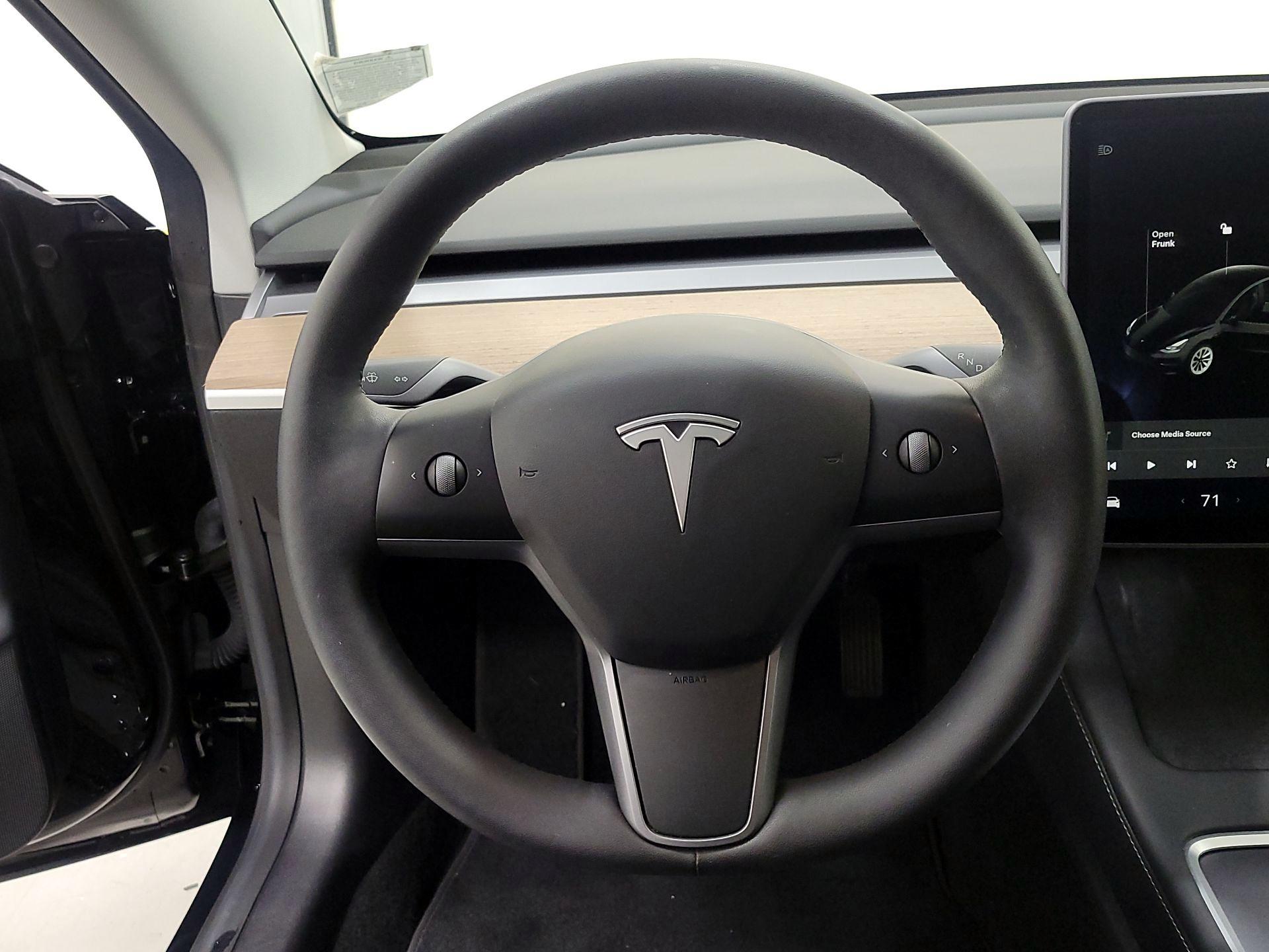 Thumbnail: 2021 Tesla Model 3 - 10