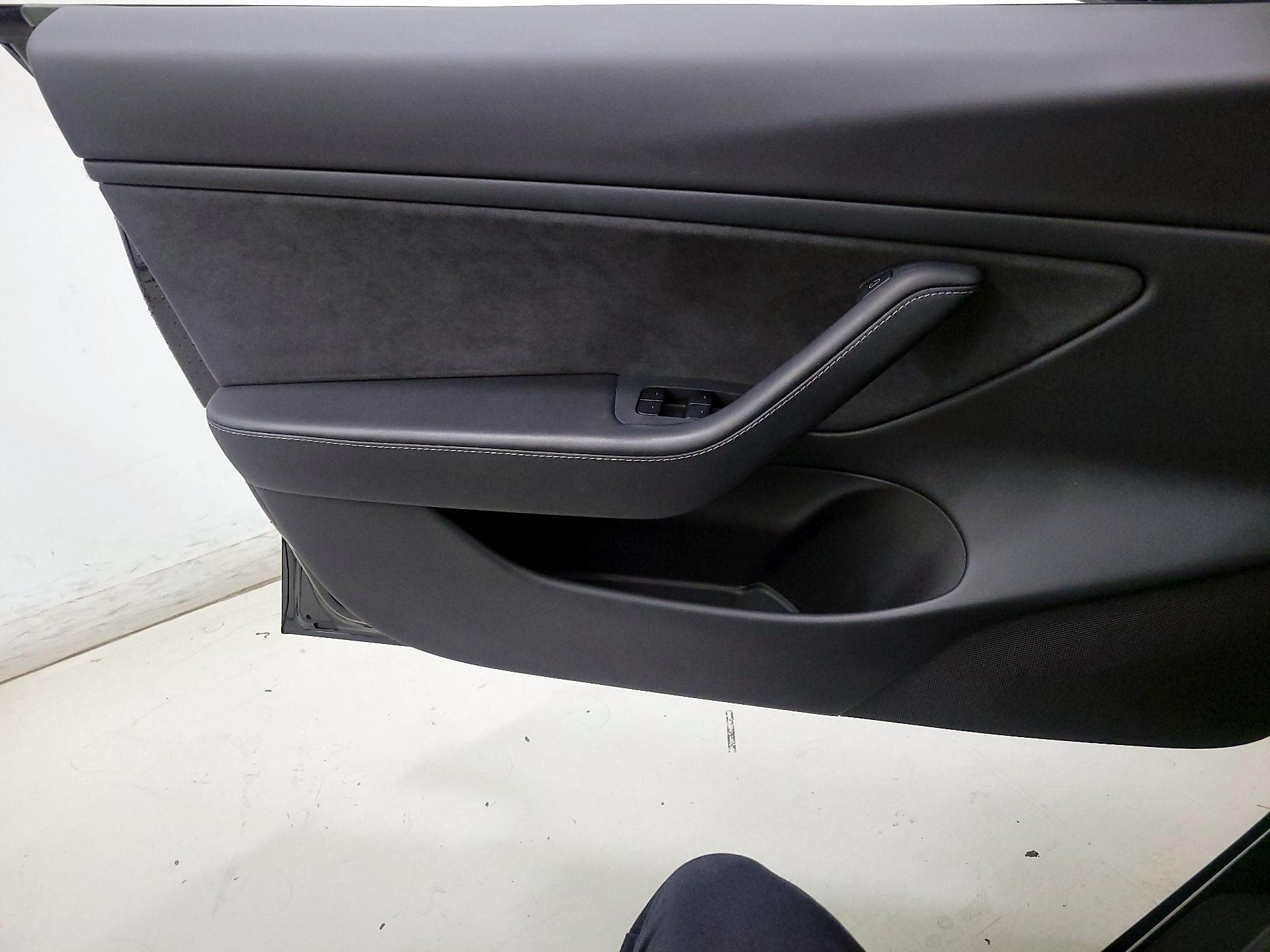 Thumbnail: 2021 Tesla Model 3 - 12