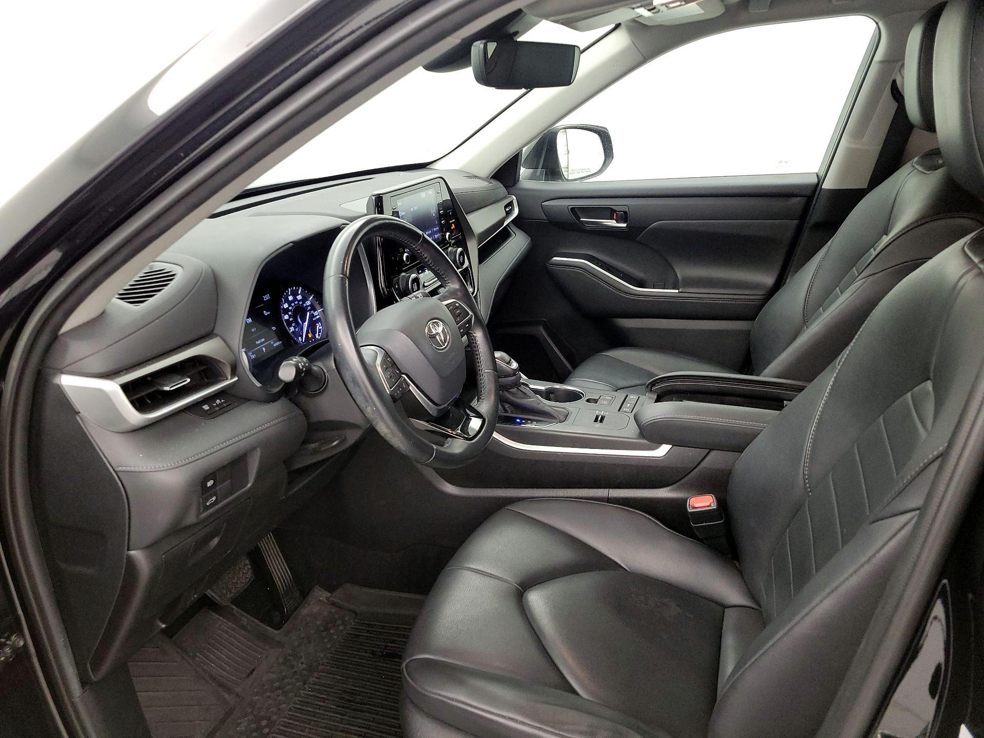 Thumbnail: 2020 Toyota Highlander - 11