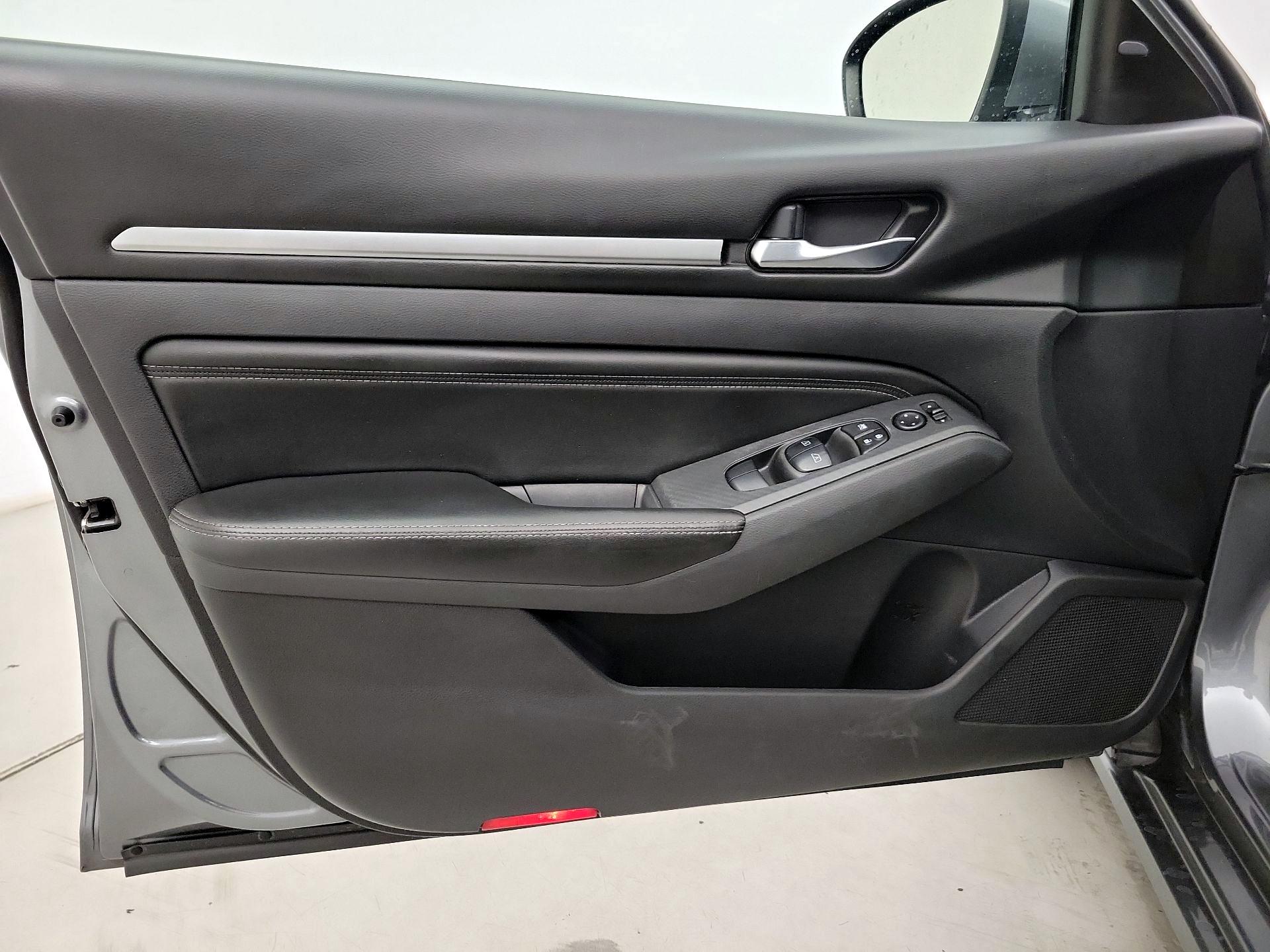 Thumbnail: 2019 Nissan Altima - 12
