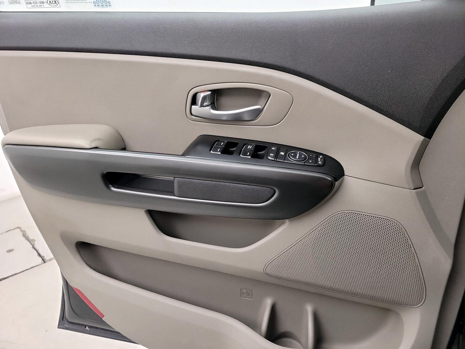 Thumbnail: 2018 Kia Sedona - 12