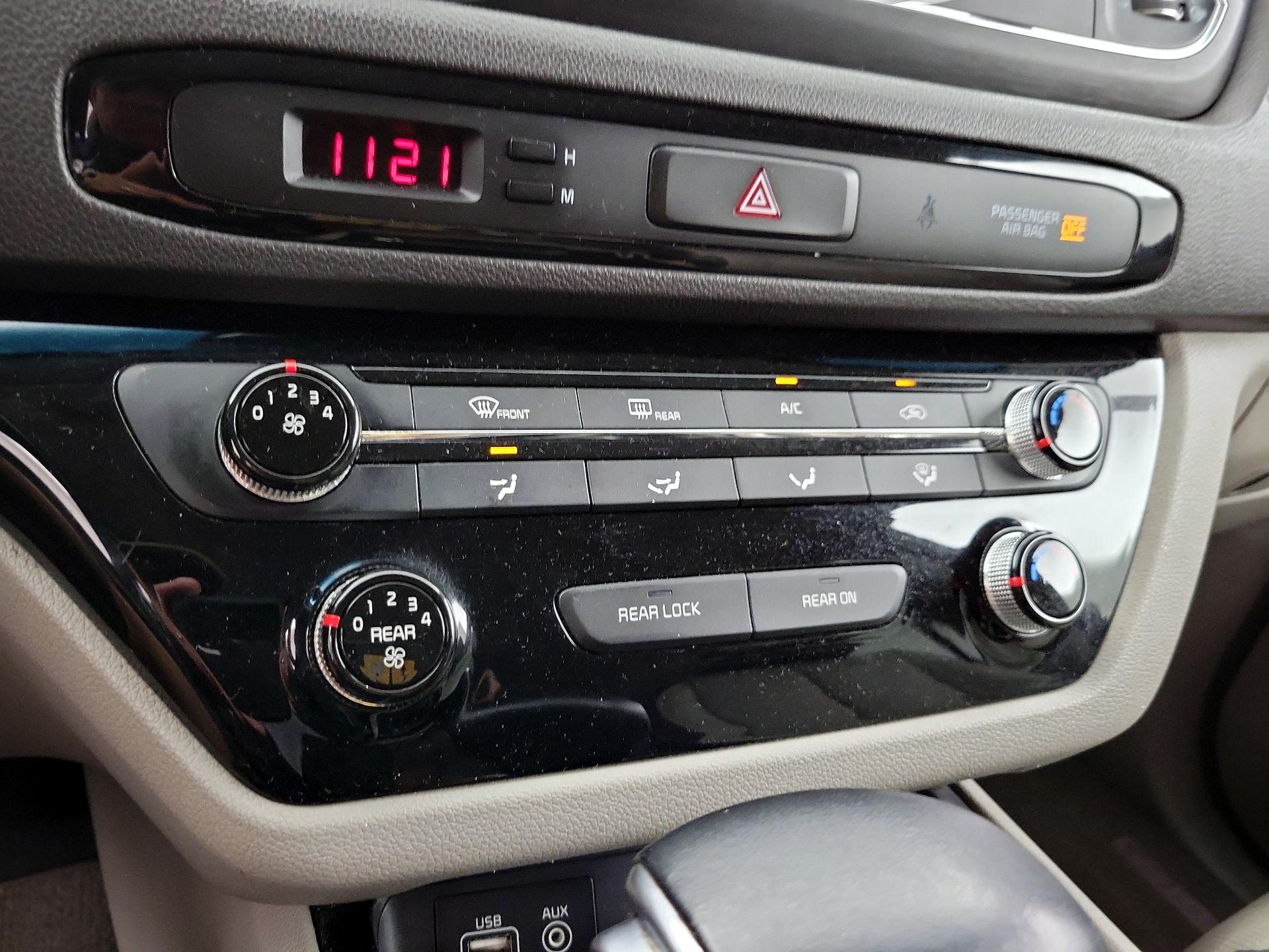 Thumbnail: 2018 Kia Sedona - 16