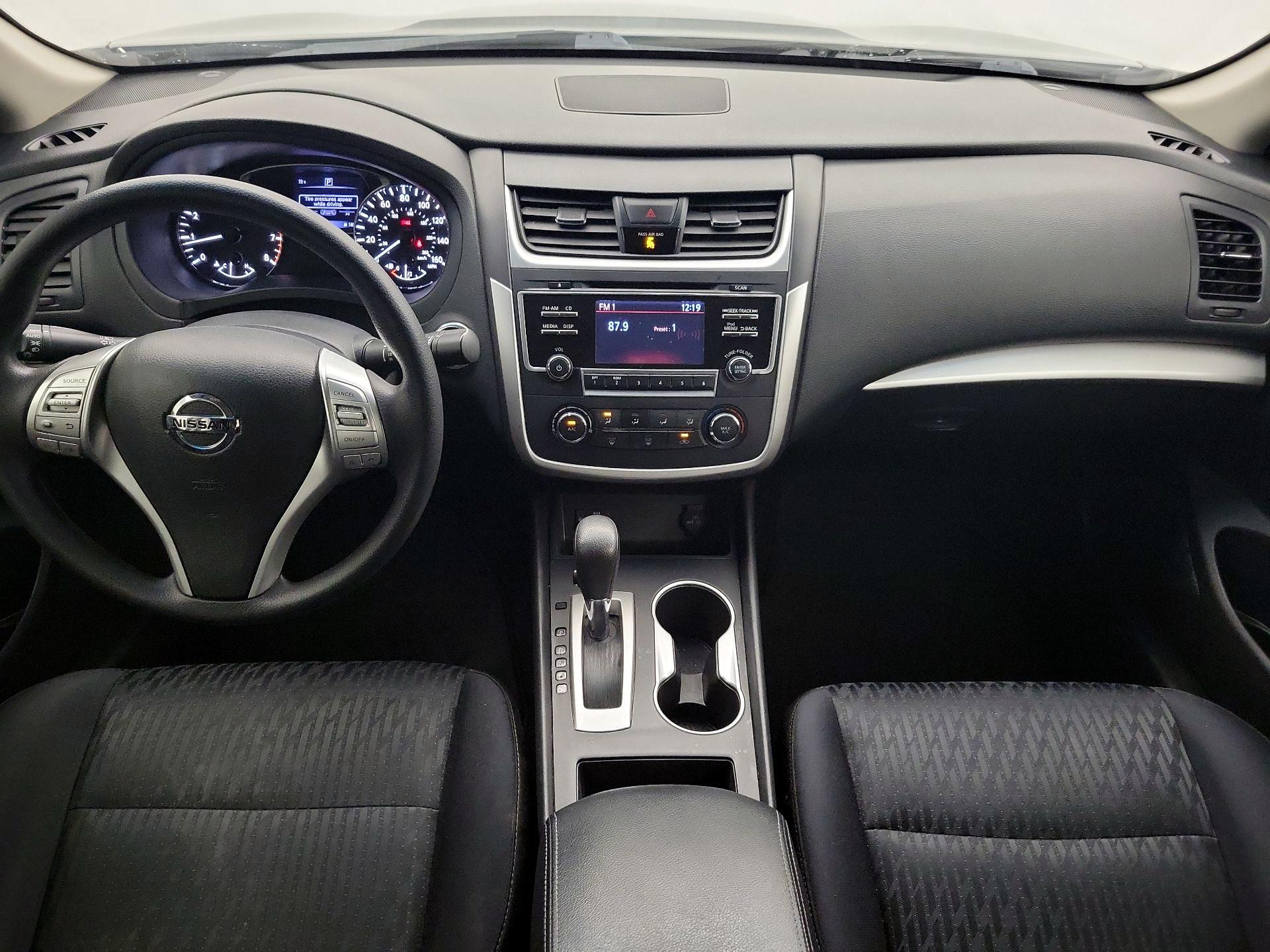 Thumbnail: 2018 Nissan Altima - 9